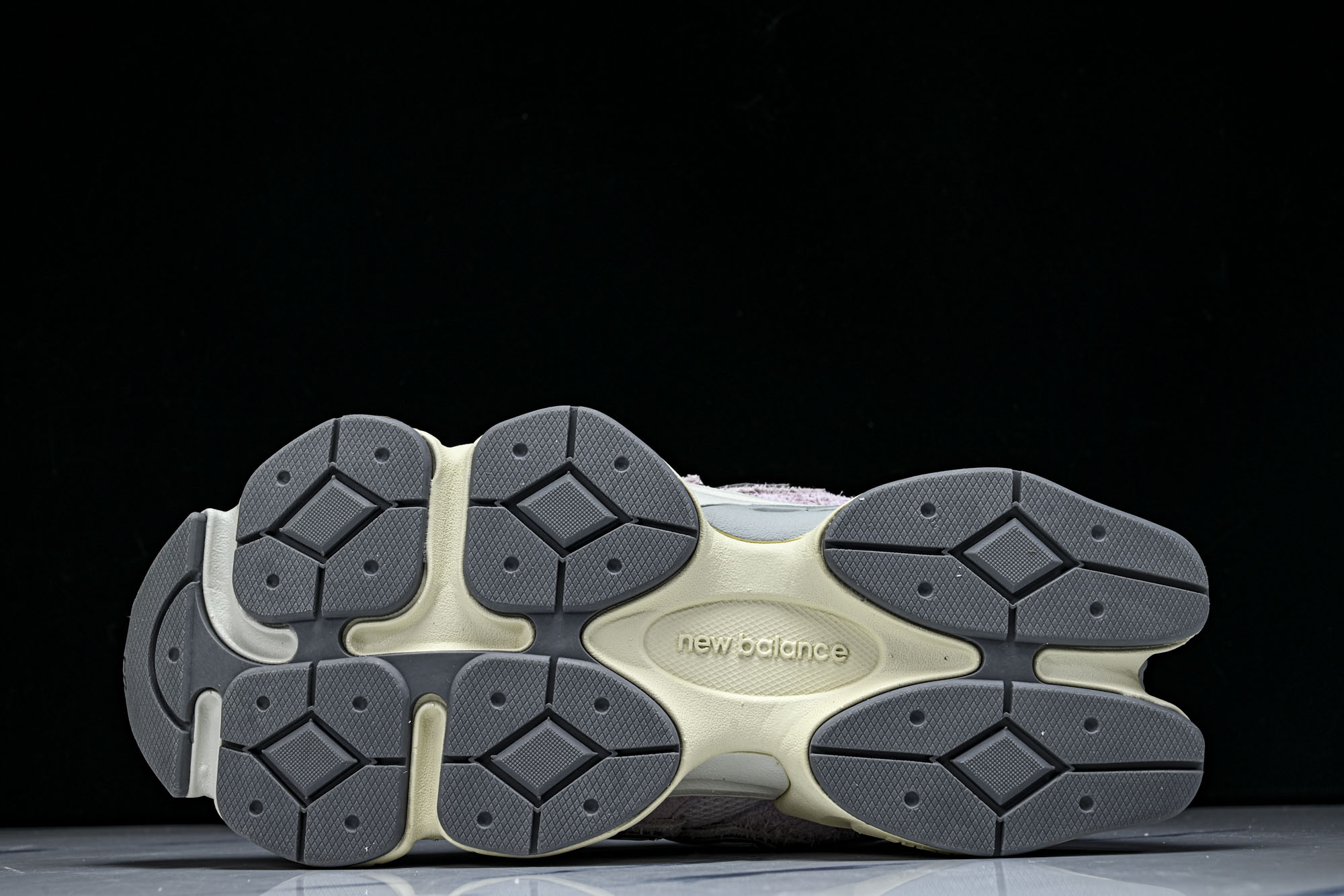 New Balance NB9060 复古休闲运动慢跑鞋U906OHSP尺码 36 37 37.5 38 38.5 39 New Balance NB9060 复古休闲运动慢跑鞋U906OHSP尺码 36 37 37.5 38 38.5 39