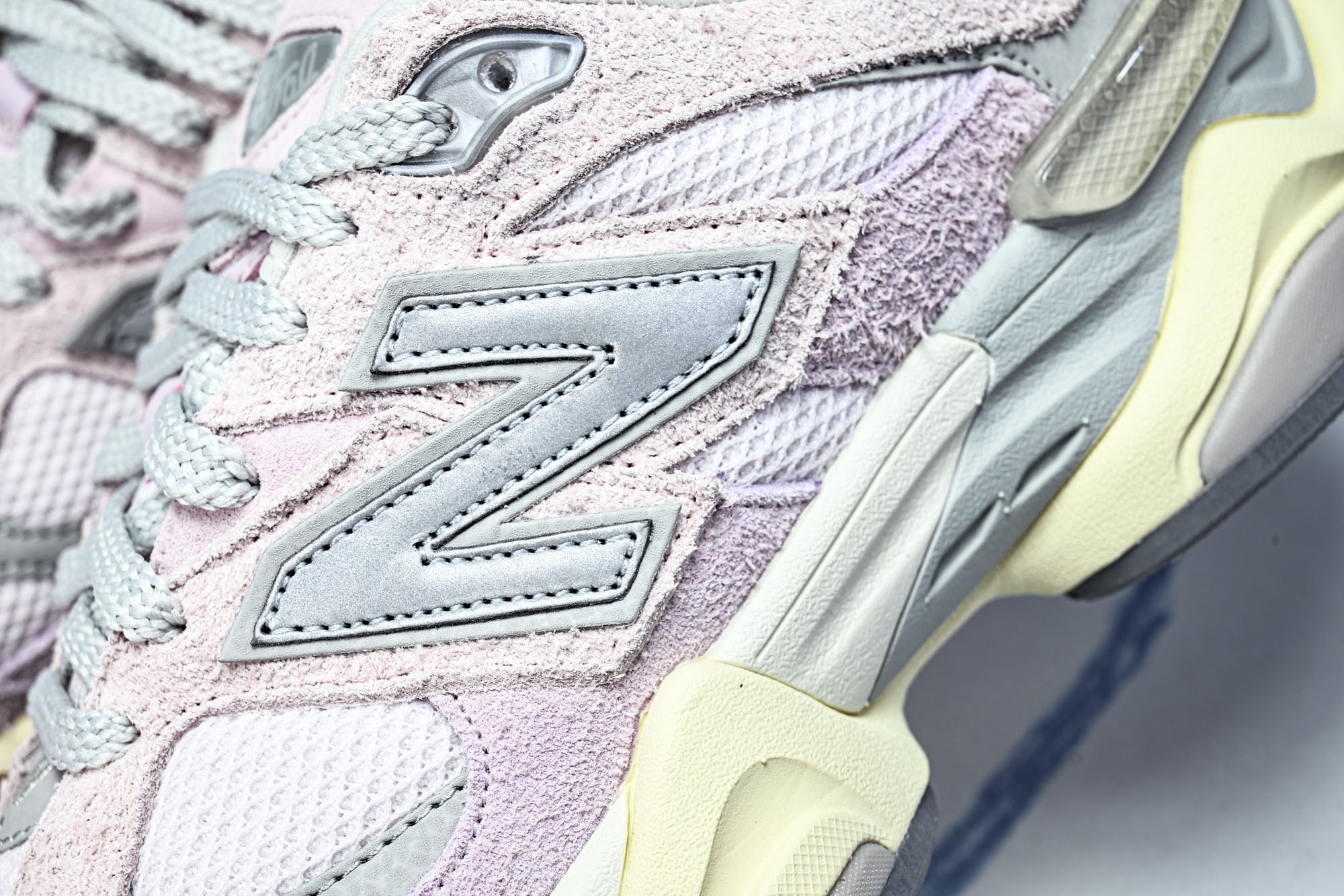 New Balance NB9060 复古休闲运动慢跑鞋U906OHSP尺码 36 37 37.5 38 38.5 39 New Balance NB9060 复古休闲运动慢跑鞋U906OHSP尺码 36 37 37.5 38 38.5 39