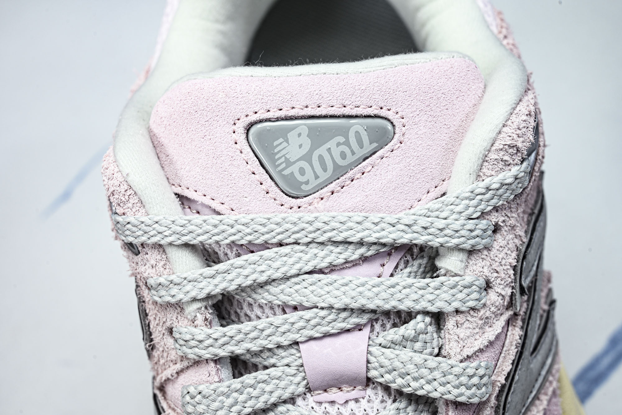 New Balance NB9060 复古休闲运动慢跑鞋U906OHSP尺码 36 37 37.5 38 38.5 39 New Balance NB9060 复古休闲运动慢跑鞋U906OHSP尺码 36 37 37.5 38 38.5 39