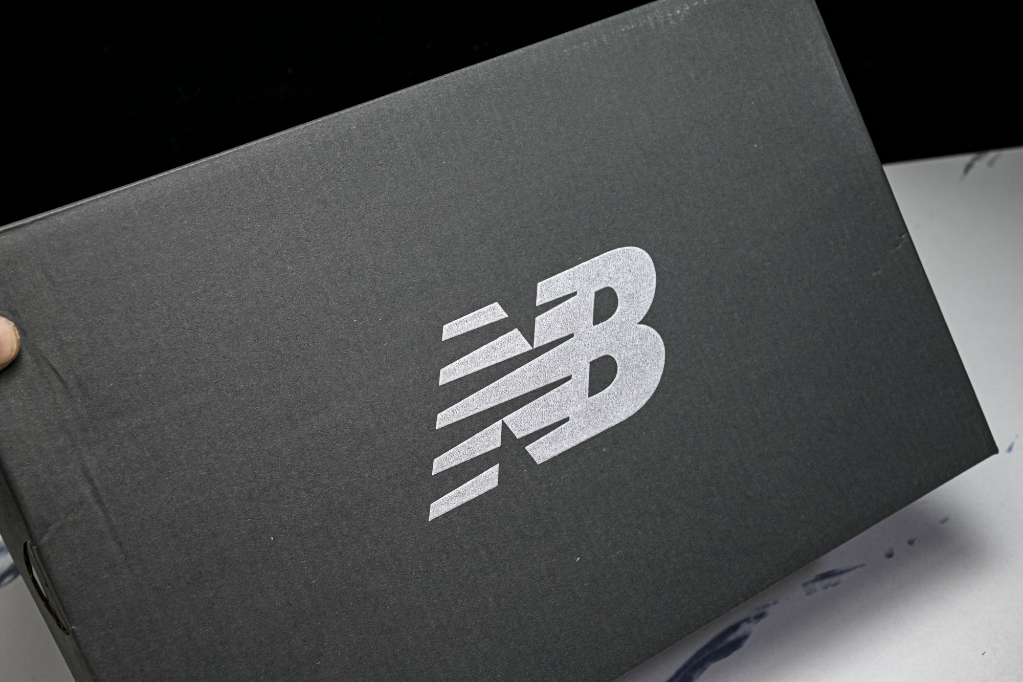 New Balance NB9060 复古休闲运动慢跑鞋U906OHSP尺码 36 37 37.5 38 38.5 39 New Balance NB9060 复古休闲运动慢跑鞋U906OHSP尺码 36 37 37.5 38 38.5 39