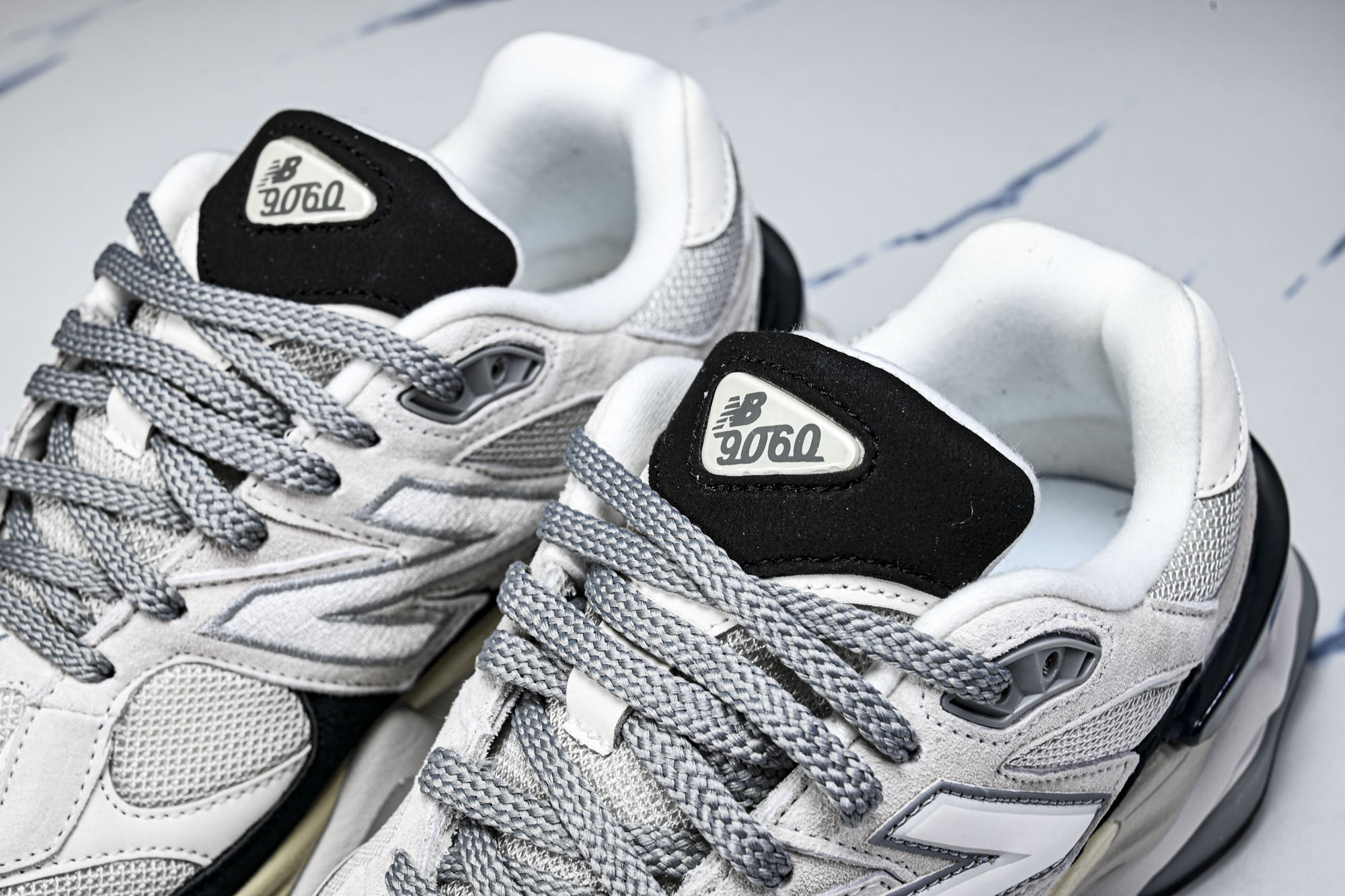 New Balance NB9060 复古休闲运动慢跑鞋U9060JBB 尺码 36 37 37.5 38 38.5 3 New Balance NB9060 复古休闲运动慢跑鞋U9060JBB 尺码 36 37 37.5 38 38.5 3