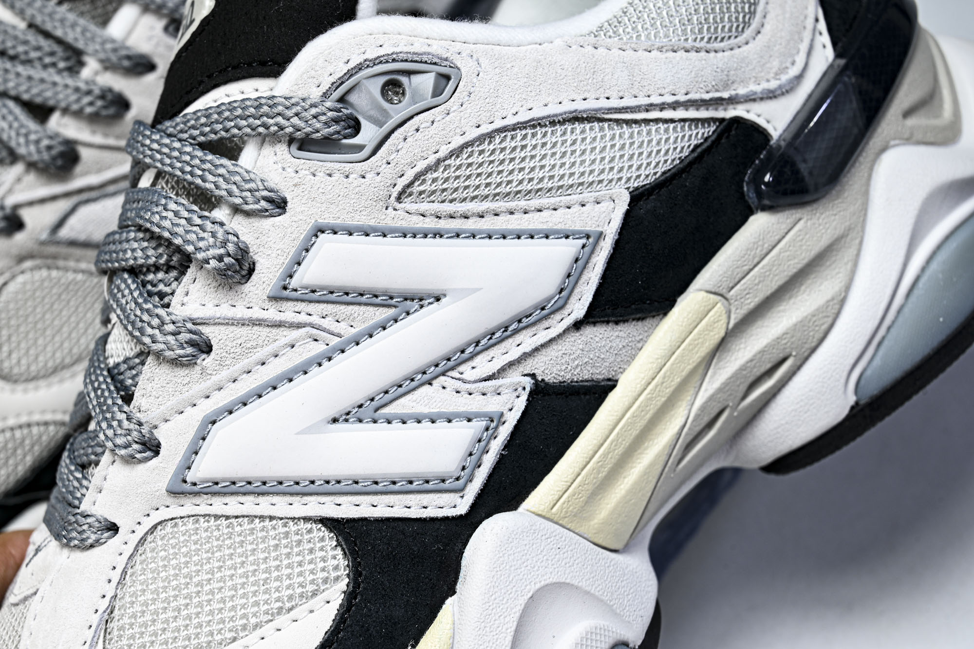 New Balance NB9060 复古休闲运动慢跑鞋U9060JBB 尺码 36 37 37.5 38 38.5 3 New Balance NB9060 复古休闲运动慢跑鞋U9060JBB 尺码 36 37 37.5 38 38.5 3