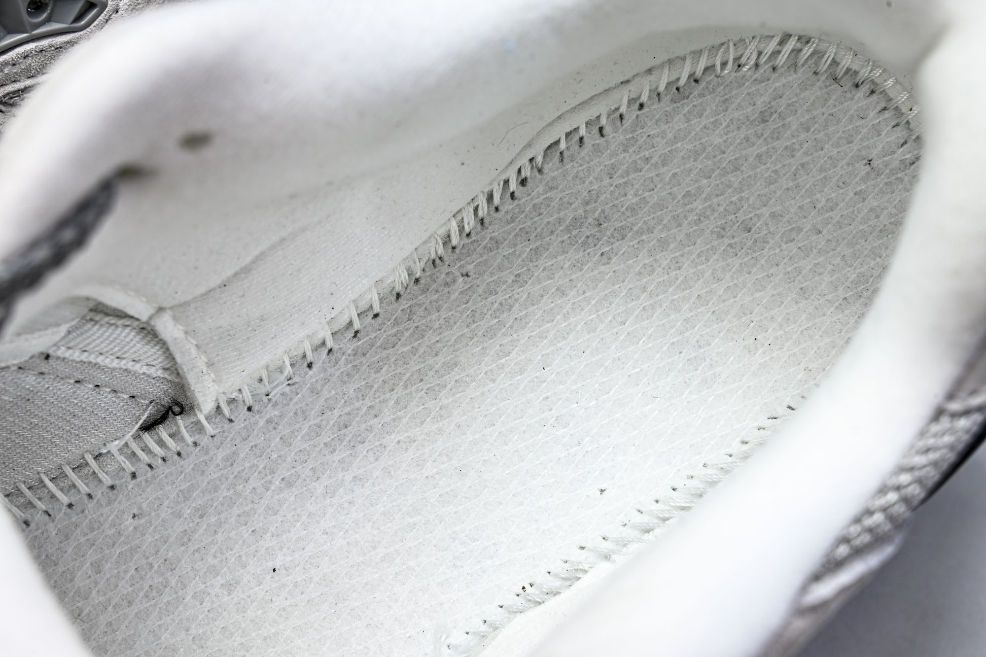 New Balance NB9060 复古休闲运动慢跑鞋U9060JBB 尺码 36 37 37.5 38 38.5 3 New Balance NB9060 复古休闲运动慢跑鞋U9060JBB 尺码 36 37 37.5 38 38.5 3