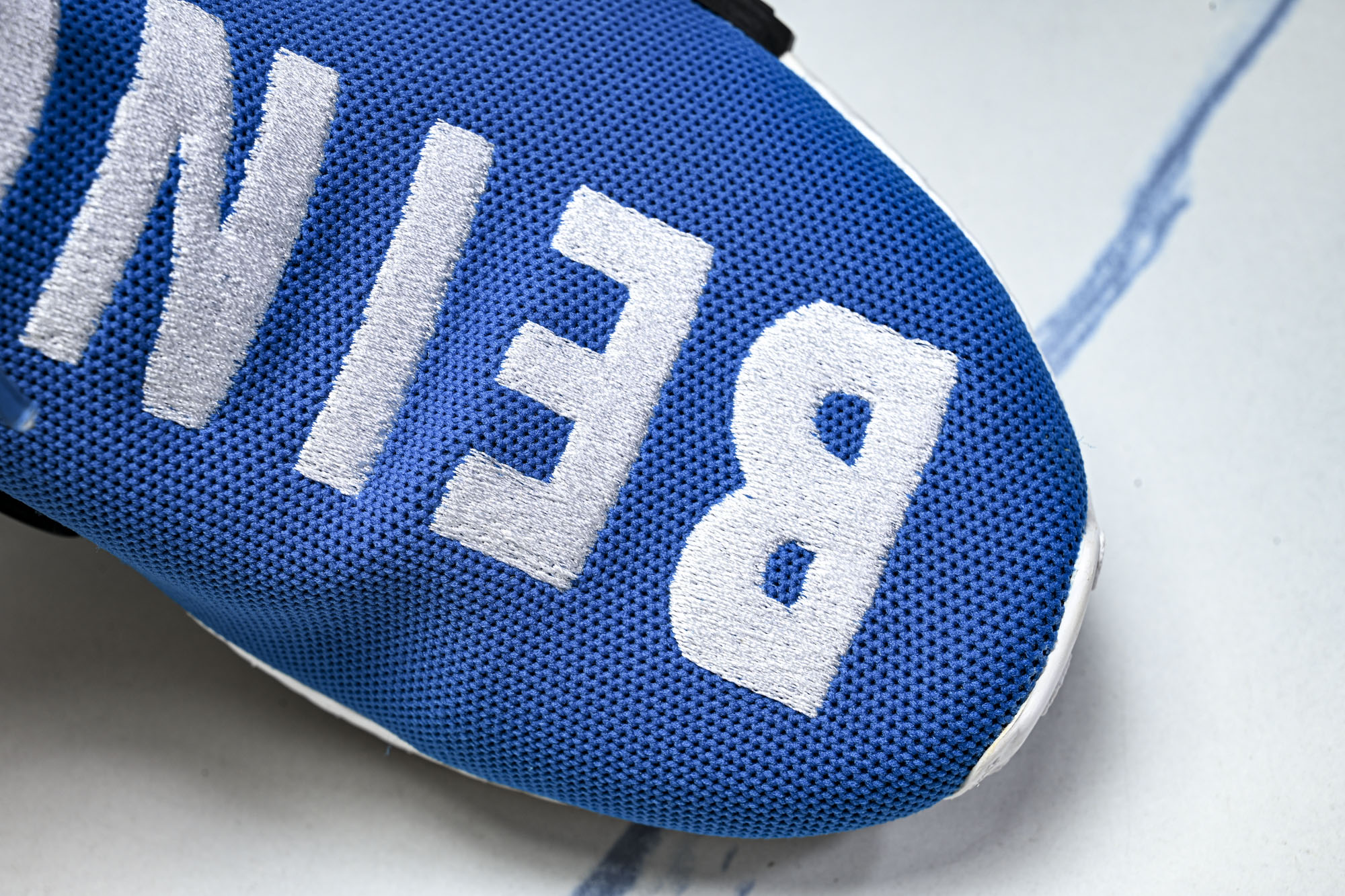 Adidas_阿迪达斯男女同款运动防滑轻便低帮休闲鞋BB0618  