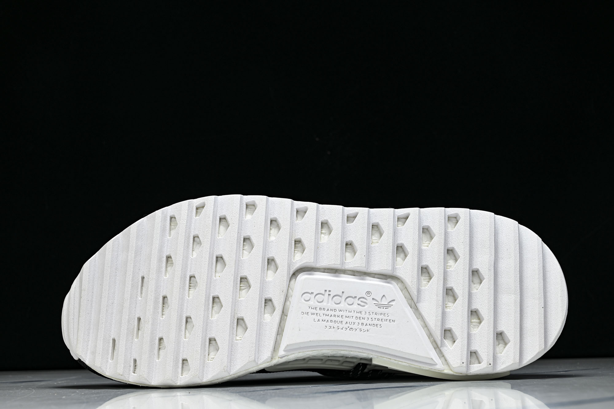 Adidas_阿迪达斯男女同款运动防滑轻便低帮休闲鞋D97921  36 36.5 37.5 38 38.5 39 40