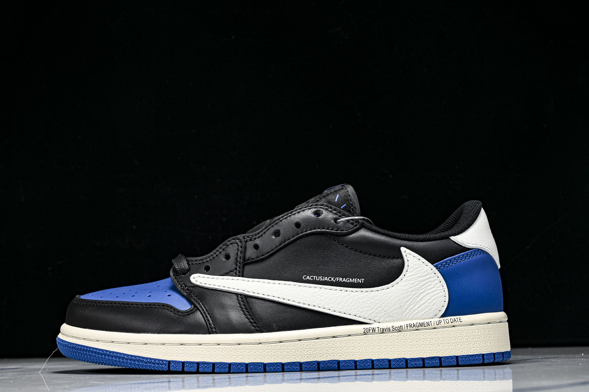 Travis Scott x Air Jordan 1 AJ1 乔1倒勾 低帮篮球鞋DM7866-014 尺寸 36 3 Travis Scott x Air Jordan 1 AJ1 乔1倒勾 低帮篮球鞋DM7866-014 尺寸 36 3