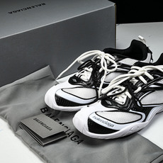 Balenciaga Radar 黑白 WSTE0 9010 尺寸 35 36 37 38 39 40 41 42 43 Balenciaga Radar 黑白 WSTE0 9010 尺寸 35 36 37 38 39 40 41 42 43