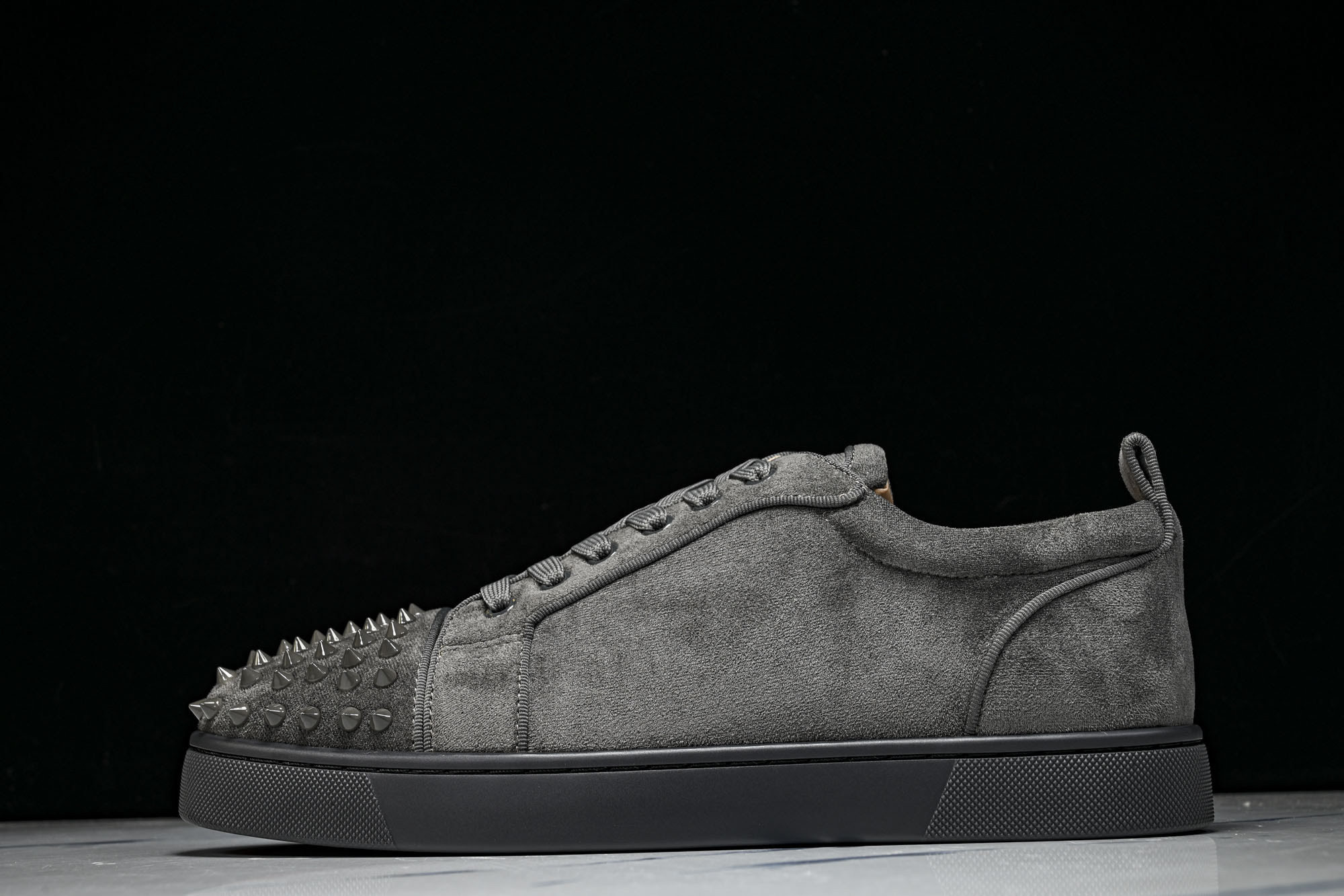 Christian Louboutin 2026新款CL男鞋低帮红底鞋水钻系带运动休闲板鞋_2 莞产版 本法国品牌Ch Christian Louboutin 2026新款CL男鞋低帮红底鞋水钻系带运动休闲板鞋_2 莞产版 本法国品牌Ch
