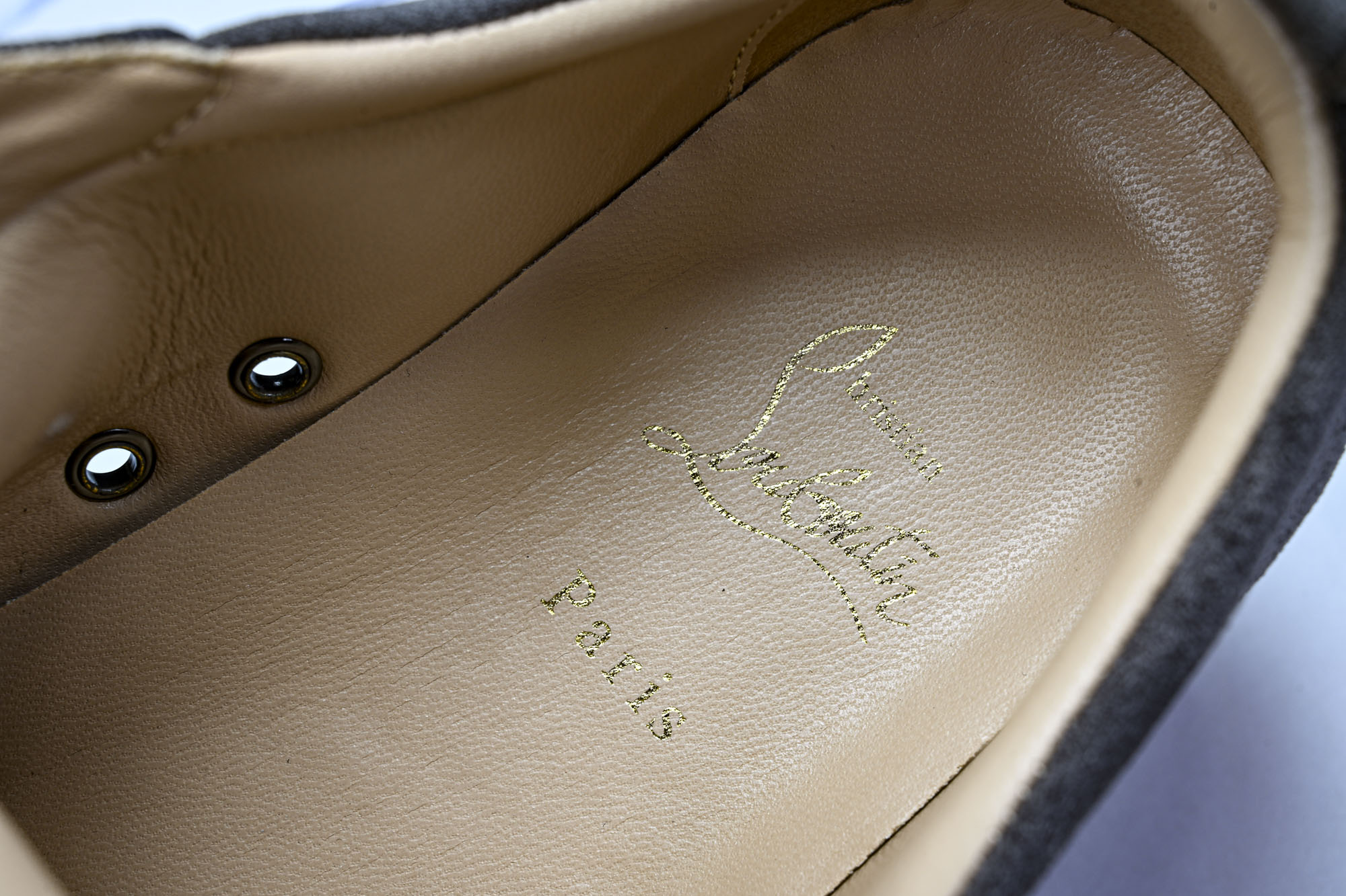 Christian Louboutin 2026新款CL男鞋低帮红底鞋水钻系带运动休闲板鞋_2 莞产版 本法国品牌Ch Christian Louboutin 2026新款CL男鞋低帮红底鞋水钻系带运动休闲板鞋_2 莞产版 本法国品牌Ch