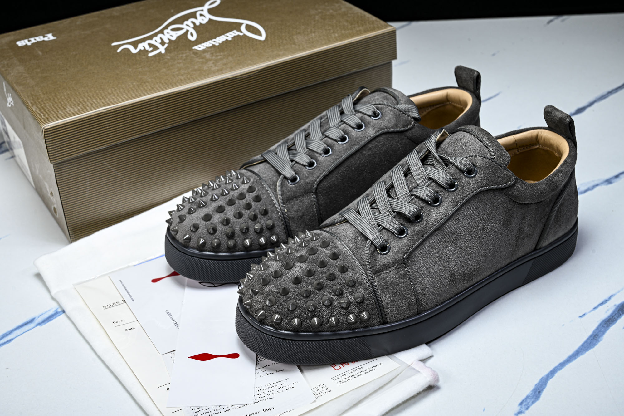 Christian Louboutin 2026新款CL男鞋低帮红底鞋水钻系带运动休闲板鞋_2 莞产版 本法国品牌Ch Christian Louboutin 2026新款CL男鞋低帮红底鞋水钻系带运动休闲板鞋_2 莞产版 本法国品牌Ch
