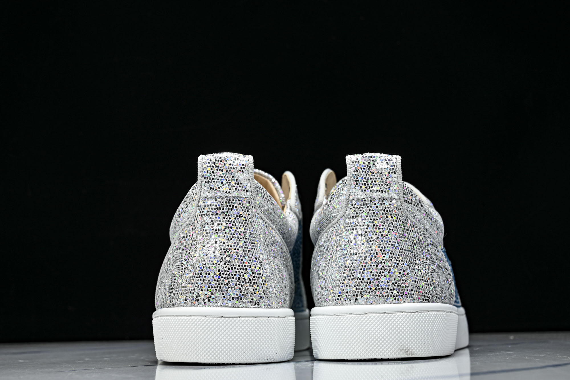 Christian Louboutin 2026新款CL男鞋低帮红底鞋水钻系带运动休闲板鞋_3 莞产版 本法国品牌Ch Christian Louboutin 2026新款CL男鞋低帮红底鞋水钻系带运动休闲板鞋_3 莞产版 本法国品牌Ch