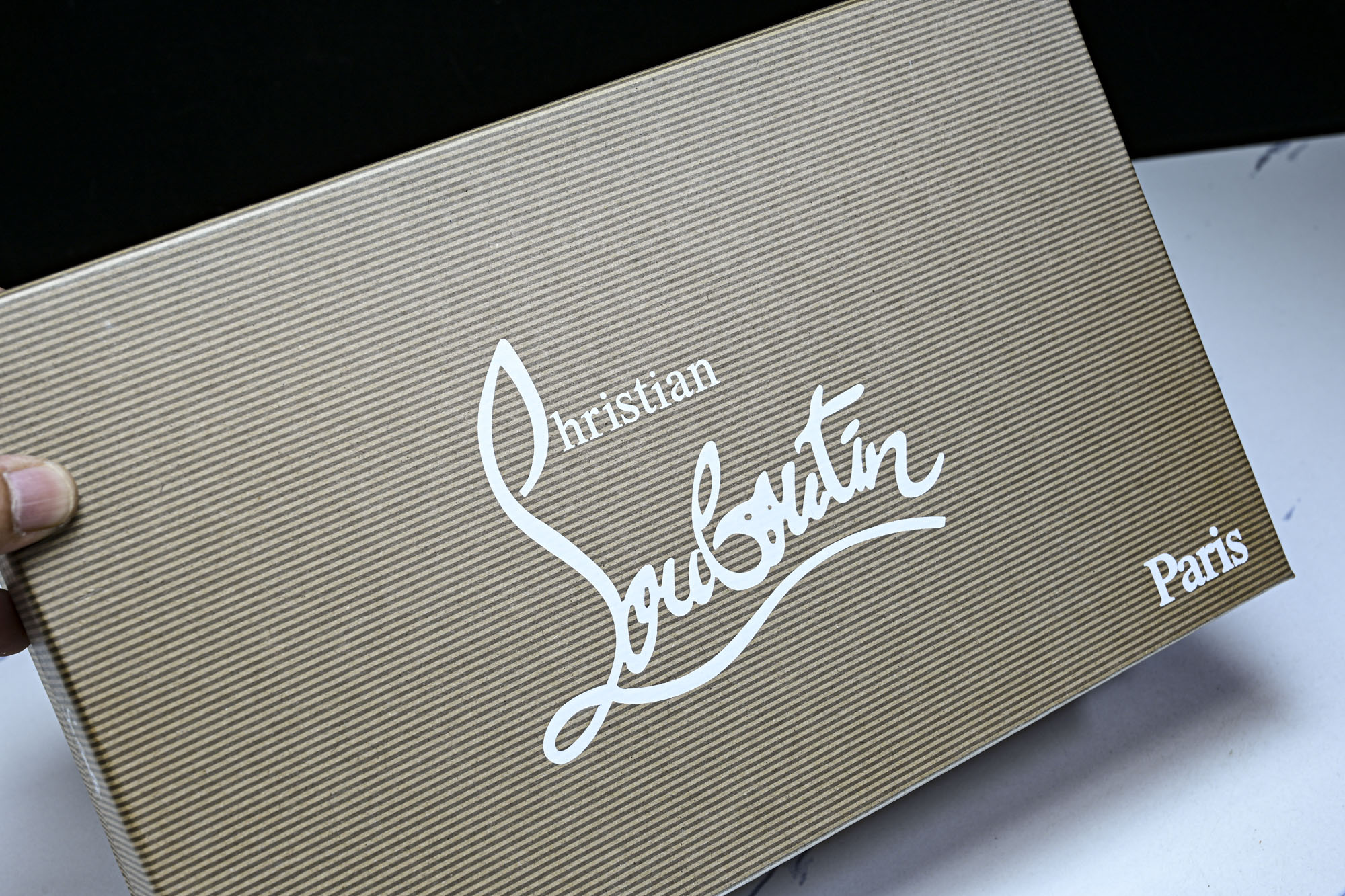 Christian Louboutin 2026新款CL男鞋低帮红底鞋水钻系带运动休闲板鞋_3 莞产版 本法国品牌Ch Christian Louboutin 2026新款CL男鞋低帮红底鞋水钻系带运动休闲板鞋_3 莞产版 本法国品牌Ch