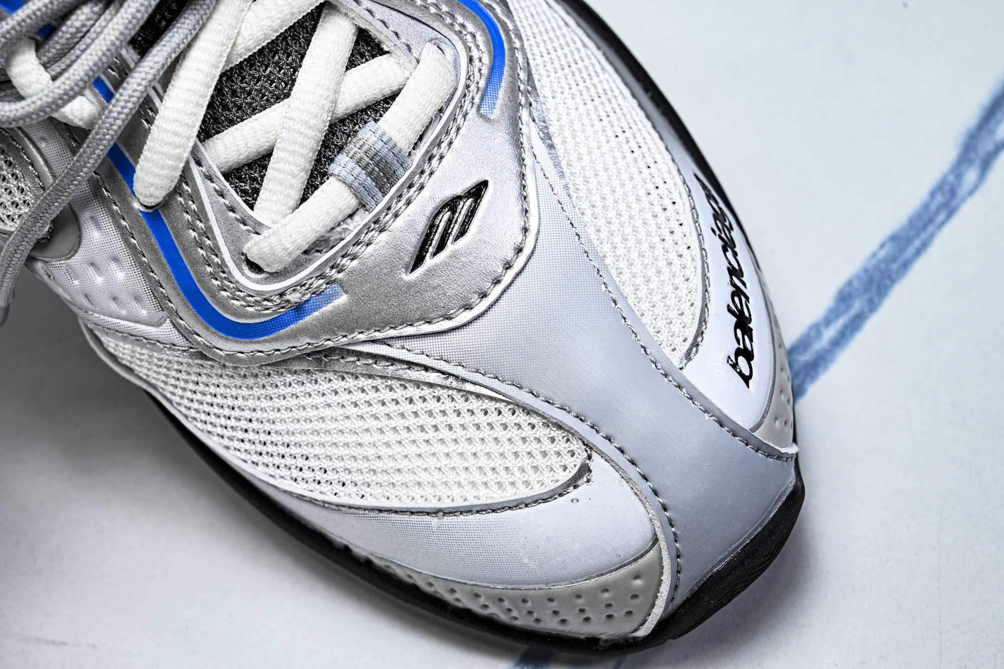 Balenciaga Radar Slip-On 巴黎世家 圆头系带生活休闲鞋WSTGL-9114 尺寸 35 36 3 Balenciaga Radar Slip-On 巴黎世家 圆头系带生活休闲鞋WSTGL-9114 尺寸 35 36 3