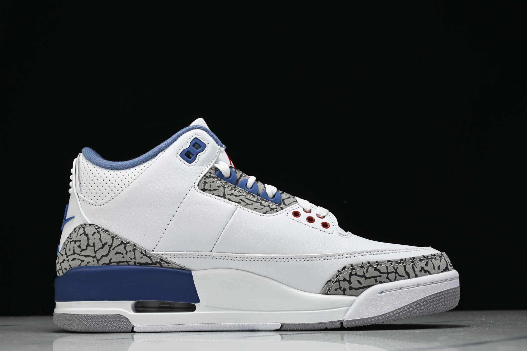 Air Jordan 3 Retro OG 舒适时尚支撑 篮球鞋IF4396-104 尺寸 40 40.5 41 42. Air Jordan 3 Retro OG 舒适时尚支撑 篮球鞋IF4396-104 尺寸 40 40.5 41 42.