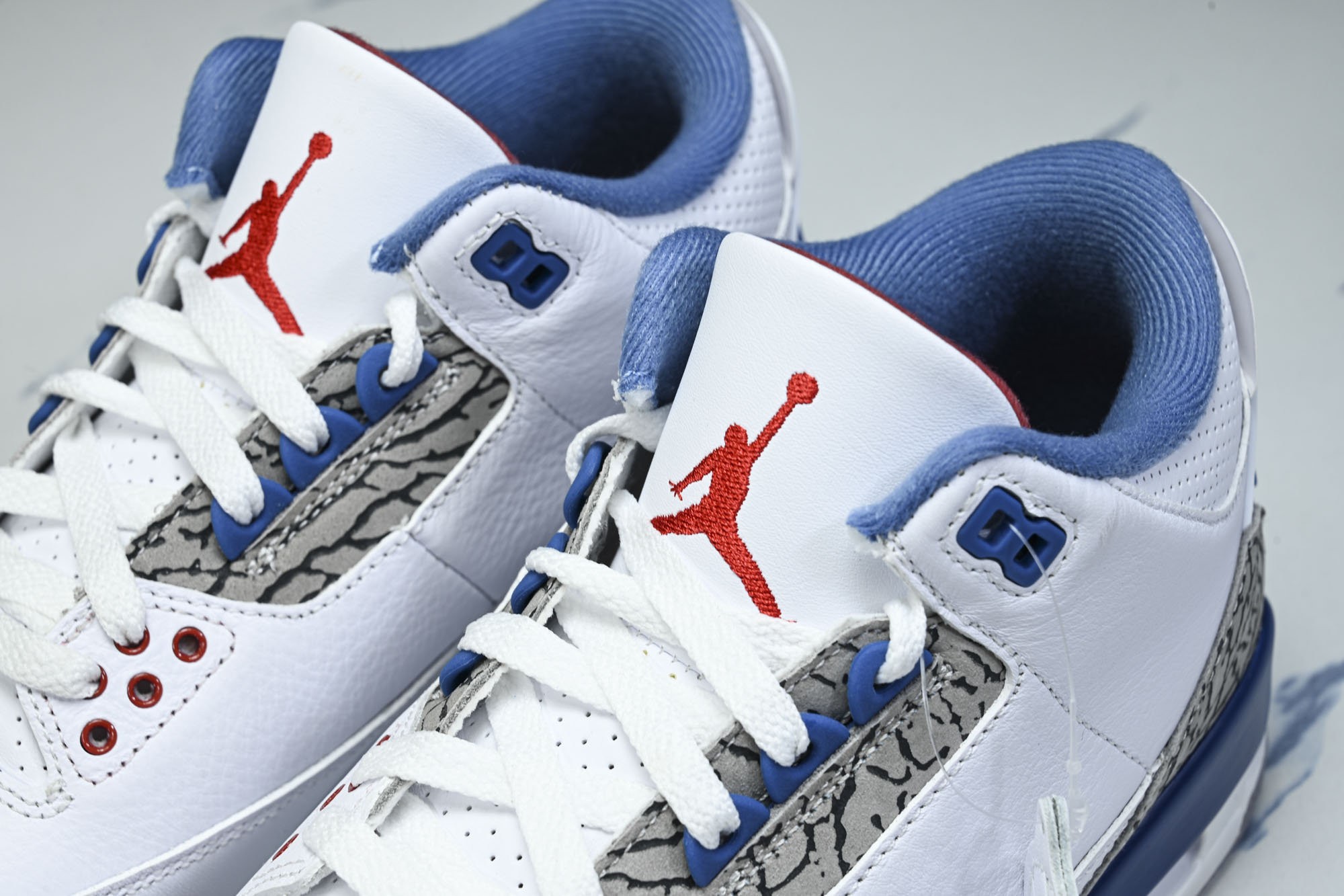 Air Jordan 3 Retro OG 舒适时尚支撑 篮球鞋IF4396-104 尺寸 40 40.5 41 42. Air Jordan 3 Retro OG 舒适时尚支撑 篮球鞋IF4396-104 尺寸 40 40.5 41 42.