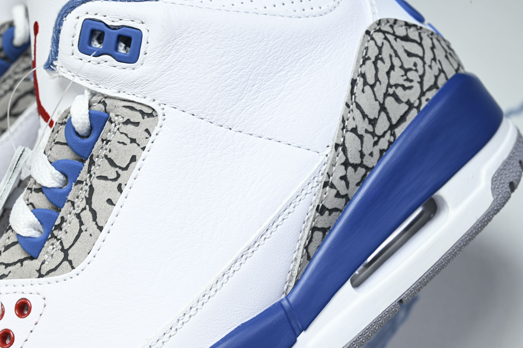 Air Jordan 3 Retro OG 舒适时尚支撑 篮球鞋IF4396-104 尺寸 40 40.5 41 42. Air Jordan 3 Retro OG 舒适时尚支撑 篮球鞋IF4396-104 尺寸 40 40.5 41 42.