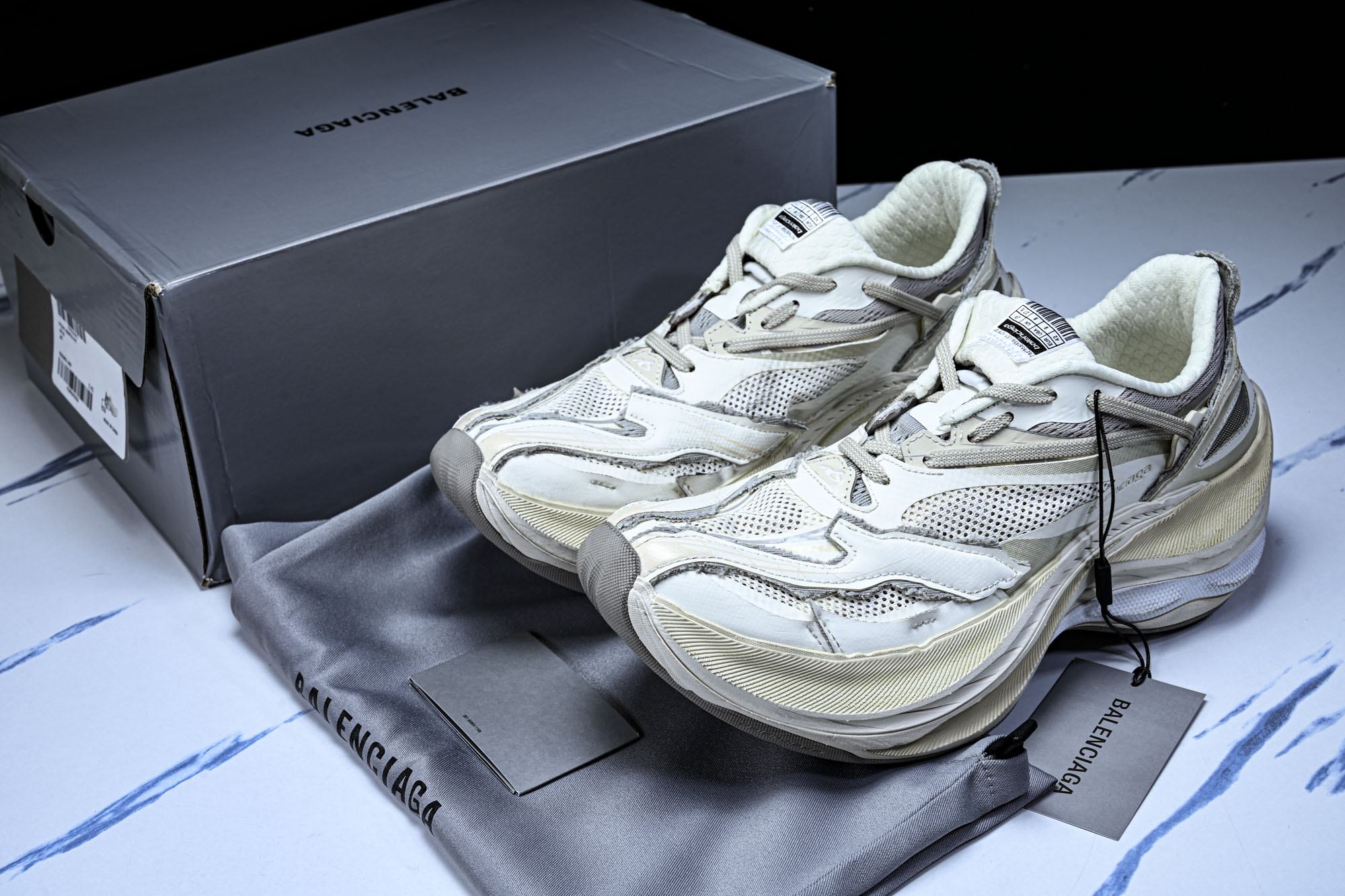Balenciaga Jet 巴黎世家压纹印花圆头厚底低帮老爹鞋WMRTN-9191 尺寸 35 36 37 38 39 Balenciaga Jet 巴黎世家压纹印花圆头厚底低帮老爹鞋WMRTN-9191 尺寸 35 36 37 38 39