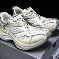 Balenciaga Jet 巴黎世家压纹印花圆头厚底低帮老爹鞋WMRTN-9191 尺寸 35 36 37 38 39 Balenciaga Jet 巴黎世家压纹印花圆头厚底低帮老爹鞋WMRTN-9191 尺寸 35 36 37 38 39