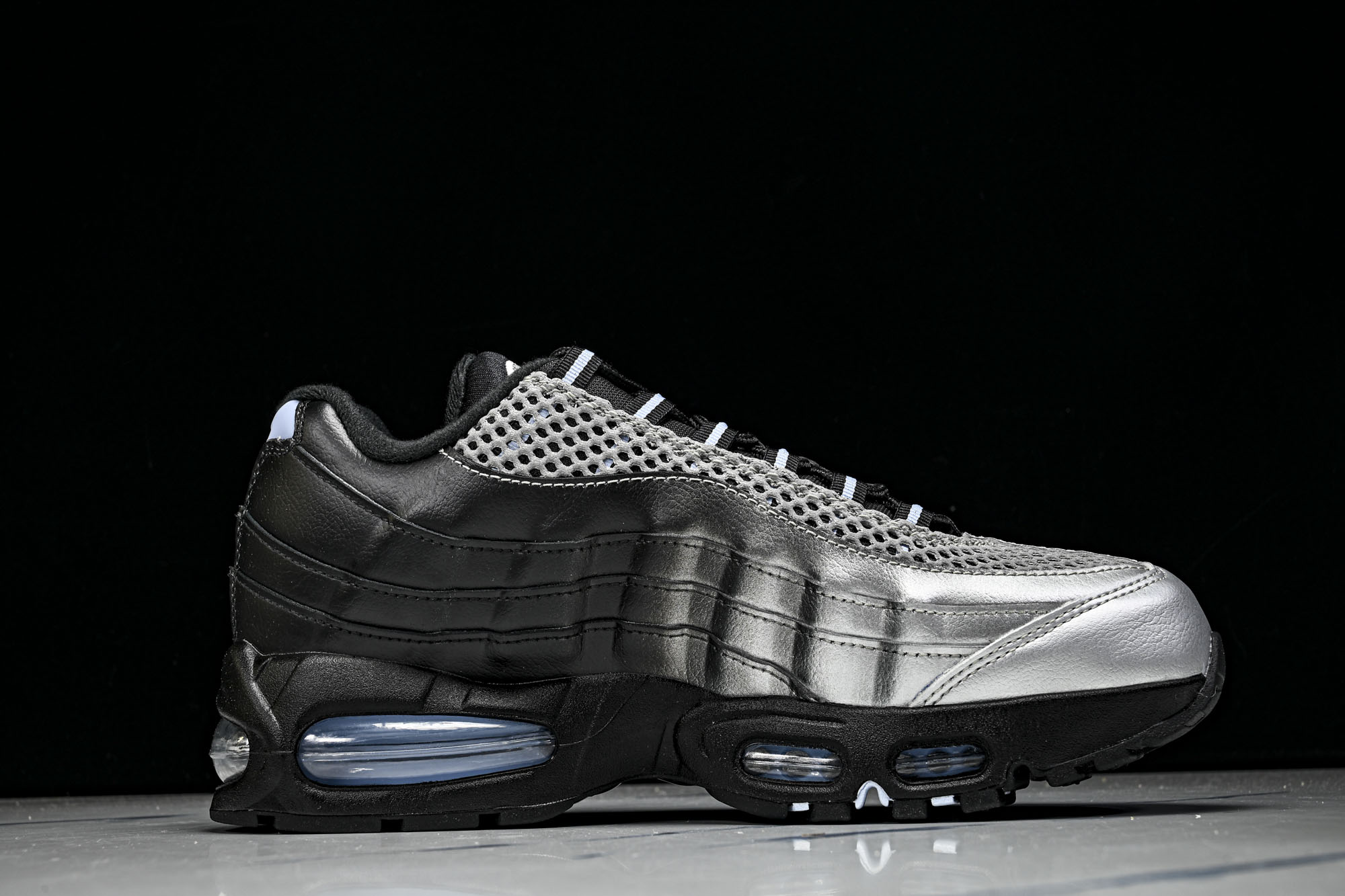 Nike Air Max 95 OG 复古减震气垫跑鞋IQ7708-095 尺码 40 40.5 41 42 42.5 Nike Air Max 95 OG 复古减震气垫跑鞋IQ7708-095 尺码 40 40.5 41 42 42.5