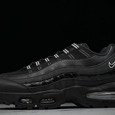 Nike Air Max 95 OG 复古减震气垫跑鞋R1474-010 尺码 40 40.5 41 42 42.5 4 Nike Air Max 95 OG 复古减震气垫跑鞋R1474-010 尺码 40 40.5 41 42 42.5 4