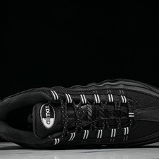 Nike Air Max 95 OG 复古减震气垫跑鞋R1474-010 尺码 40 40.5 41 42 42.5 4 Nike Air Max 95 OG 复古减震气垫跑鞋R1474-010 尺码 40 40.5 41 42 42.5 4