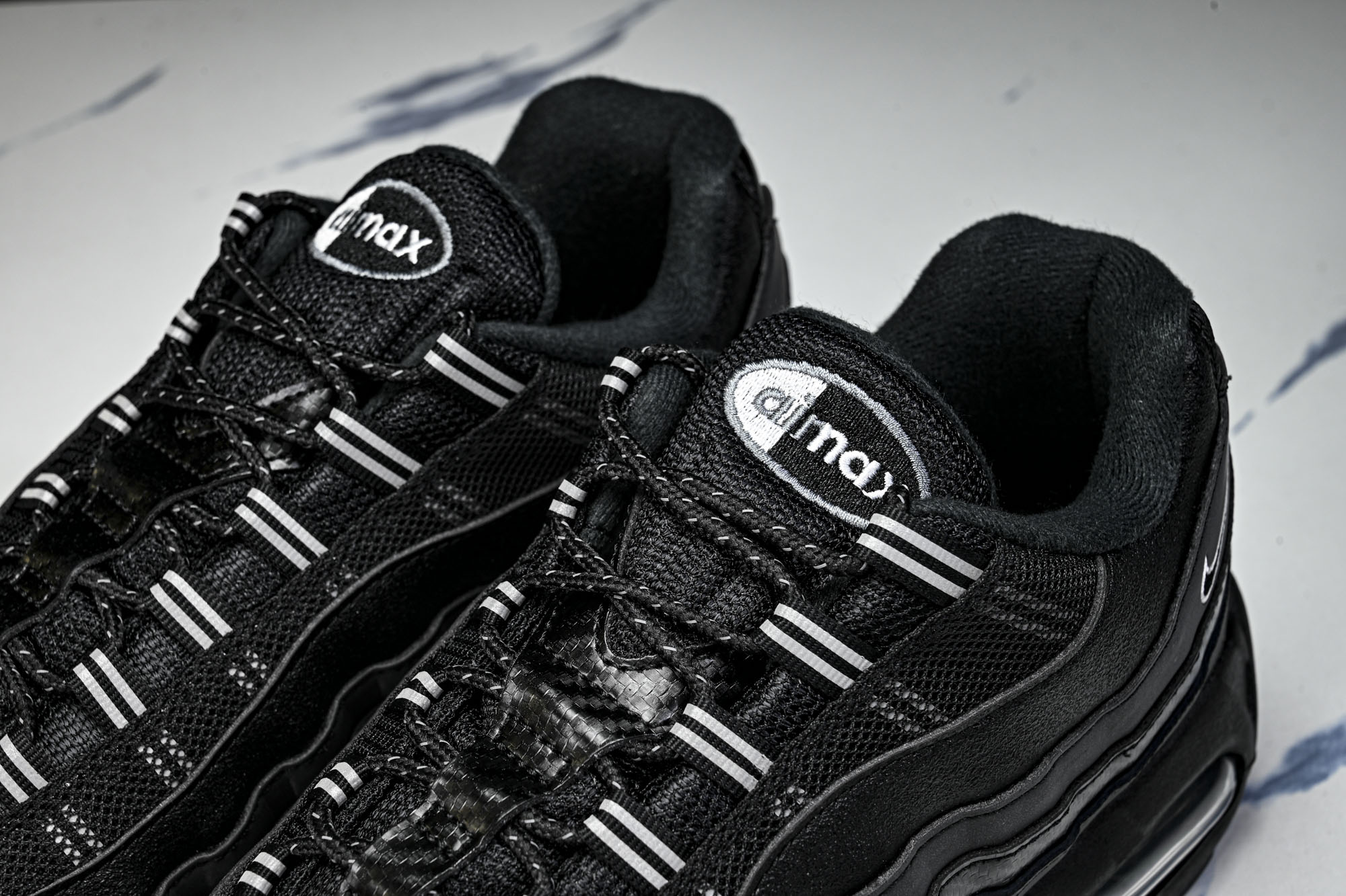 Nike Air Max 95 OG 复古减震气垫跑鞋R1474-010 尺码 40 40.5 41 42 42.5 4 Nike Air Max 95 OG 复古减震气垫跑鞋R1474-010 尺码 40 40.5 41 42 42.5 4