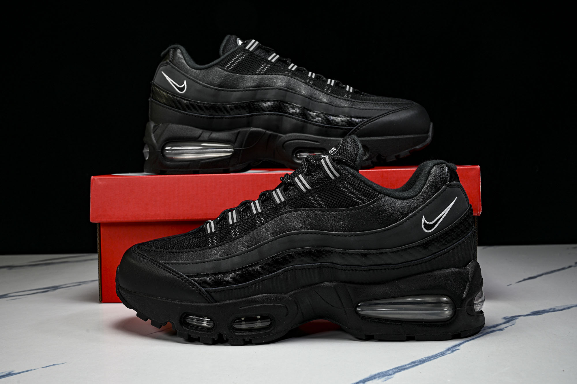 Nike Air Max 95 OG 复古减震气垫跑鞋R1474-010 尺码 40 40.5 41 42 42.5 4 Nike Air Max 95 OG 复古减震气垫跑鞋R1474-010 尺码 40 40.5 41 42 42.5 4