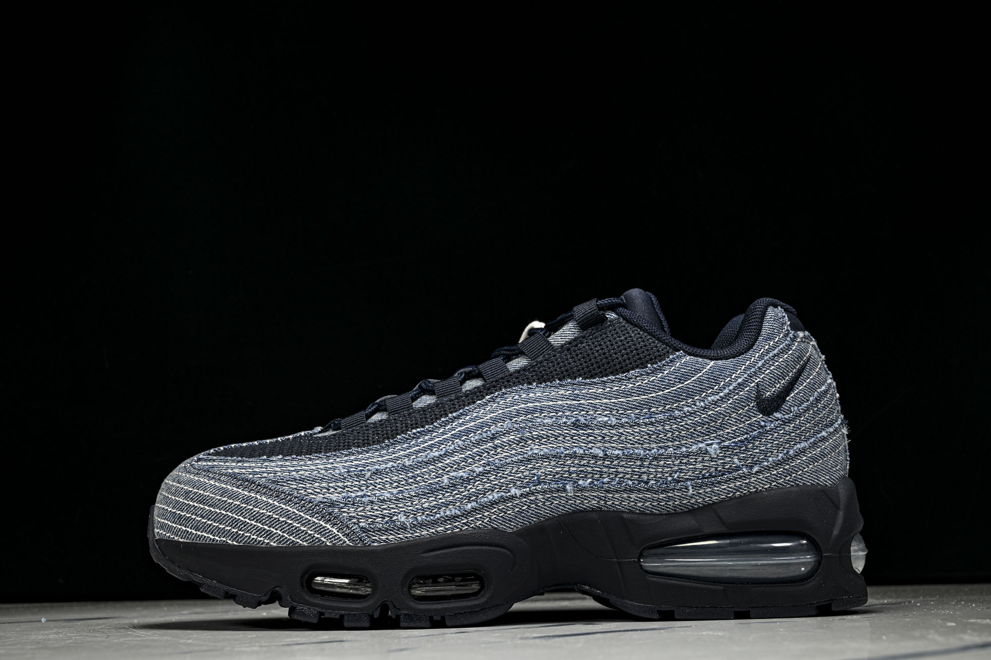 Nike Air Max 95 复古减震气垫跑鞋HM4743-400 尺码 40 40.5 41 42 42.5 43 Nike Air Max 95 复古减震气垫跑鞋HM4743-400 尺码 40 40.5 41 42 42.5 43