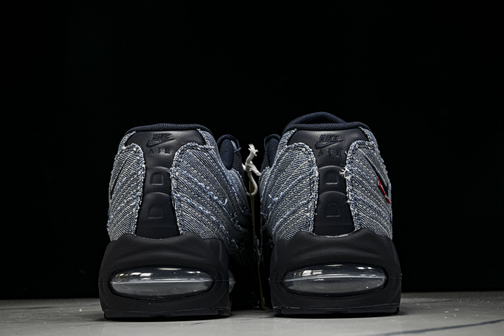 Nike Air Max 95 复古减震气垫跑鞋HM4743-400 尺码 40 40.5 41 42 42.5 43 Nike Air Max 95 复古减震气垫跑鞋HM4743-400 尺码 40 40.5 41 42 42.5 43