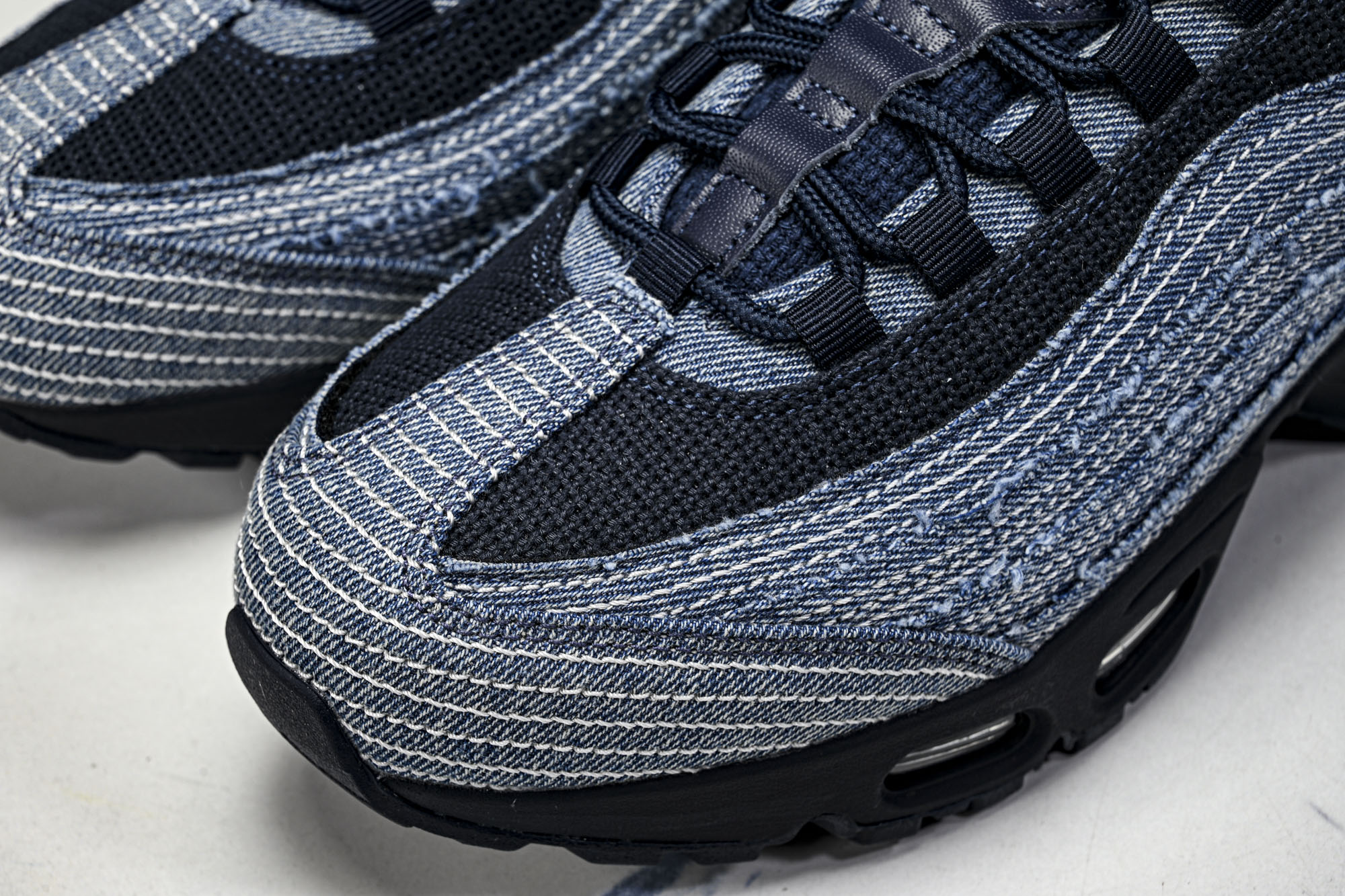 Nike Air Max 95 复古减震气垫跑鞋HM4743-400 尺码 40 40.5 41 42 42.5 43 Nike Air Max 95 复古减震气垫跑鞋HM4743-400 尺码 40 40.5 41 42 42.5 43