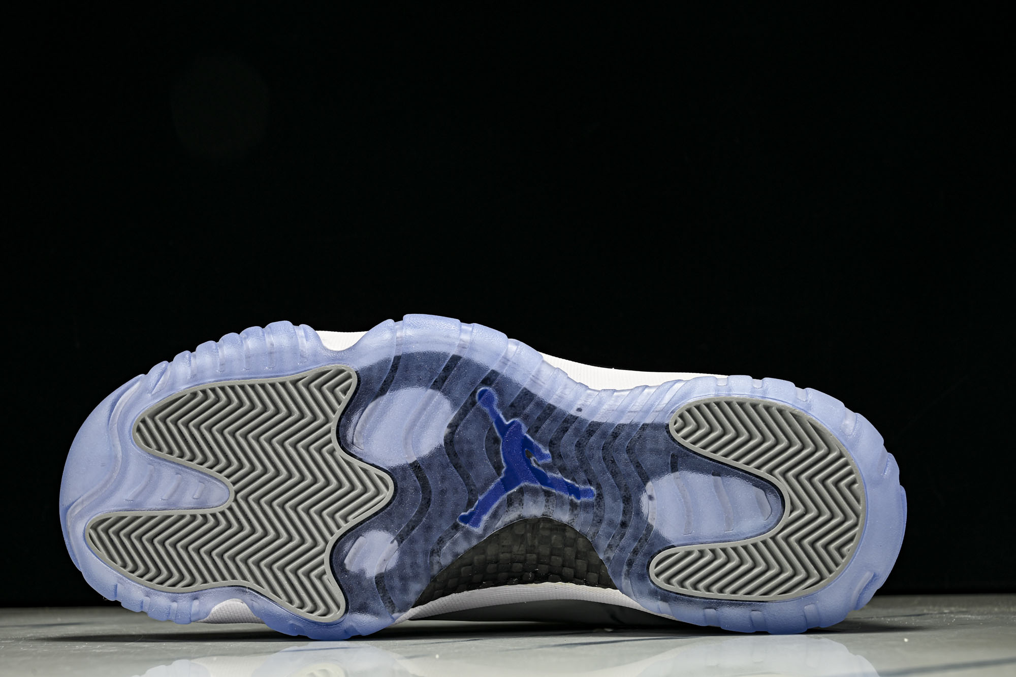 Air Jordan 11 Retro AJ11 乔11伦纳德 液态银 CT8012-730 尺码40 40.5 41 Air Jordan 11 Retro AJ11 乔11伦纳德 液态银 CT8012-730 尺码40 40.5 41