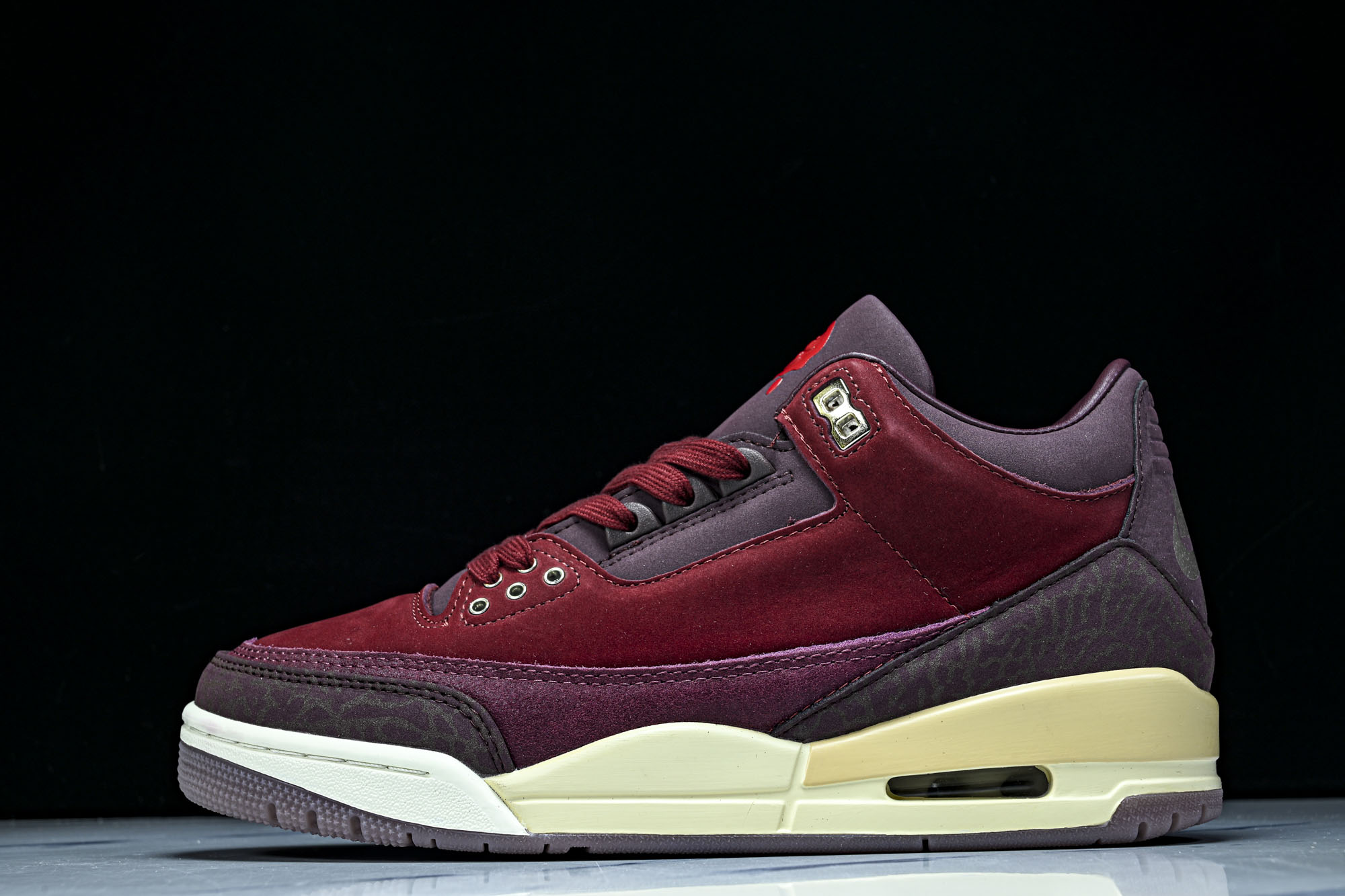 Air Jordan 3 “Bin 23”AJ3酒红色限量复古低帮篮球鞋IO7744-600 尺码 36 36.5 37 Air Jordan 3 “Bin 23”AJ3酒红色限量复古低帮篮球鞋IO7744-600 尺码 36 36.5 37