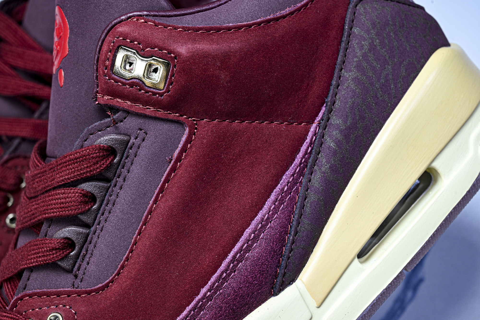 Air Jordan 3 “Bin 23”AJ3酒红色限量复古低帮篮球鞋IO7744-600 尺码 36 36.5 37 Air Jordan 3 “Bin 23”AJ3酒红色限量复古低帮篮球鞋IO7744-600 尺码 36 36.5 37