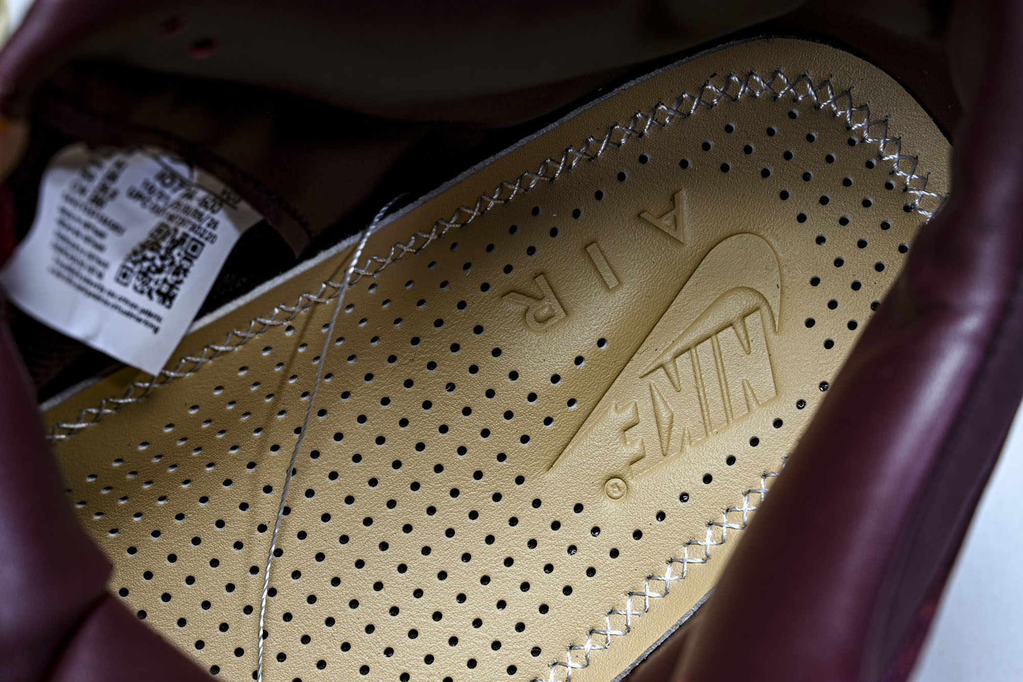Air Jordan 3 “Bin 23”AJ3酒红色限量复古低帮篮球鞋IO7744-600 尺码 36 36.5 37 Air Jordan 3 “Bin 23”AJ3酒红色限量复古低帮篮球鞋IO7744-600 尺码 36 36.5 37