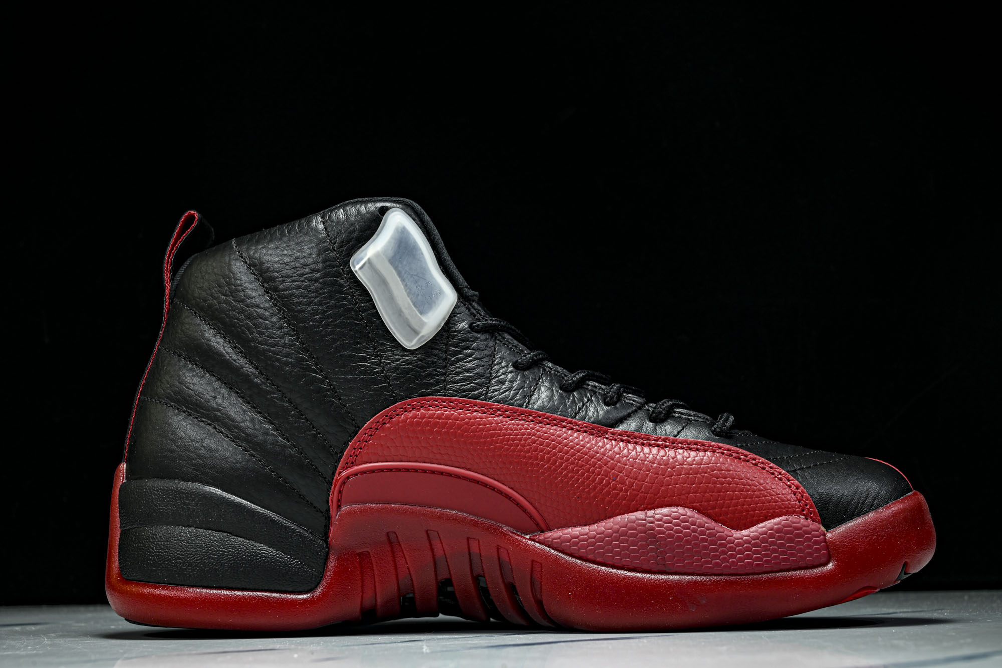 Air Jordan 12 Retro _Black and Varsity Red_ AJ12 乔12黑红 CT801