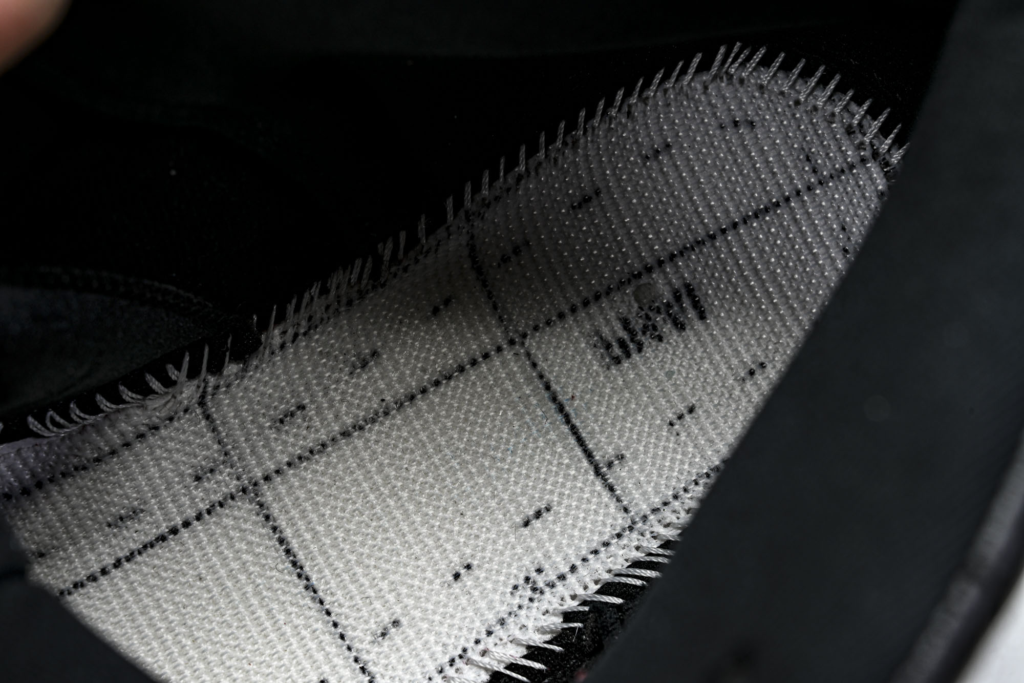 Air Jordan 12 Retro _Black and Varsity Red_ AJ12 乔12黑红 CT801