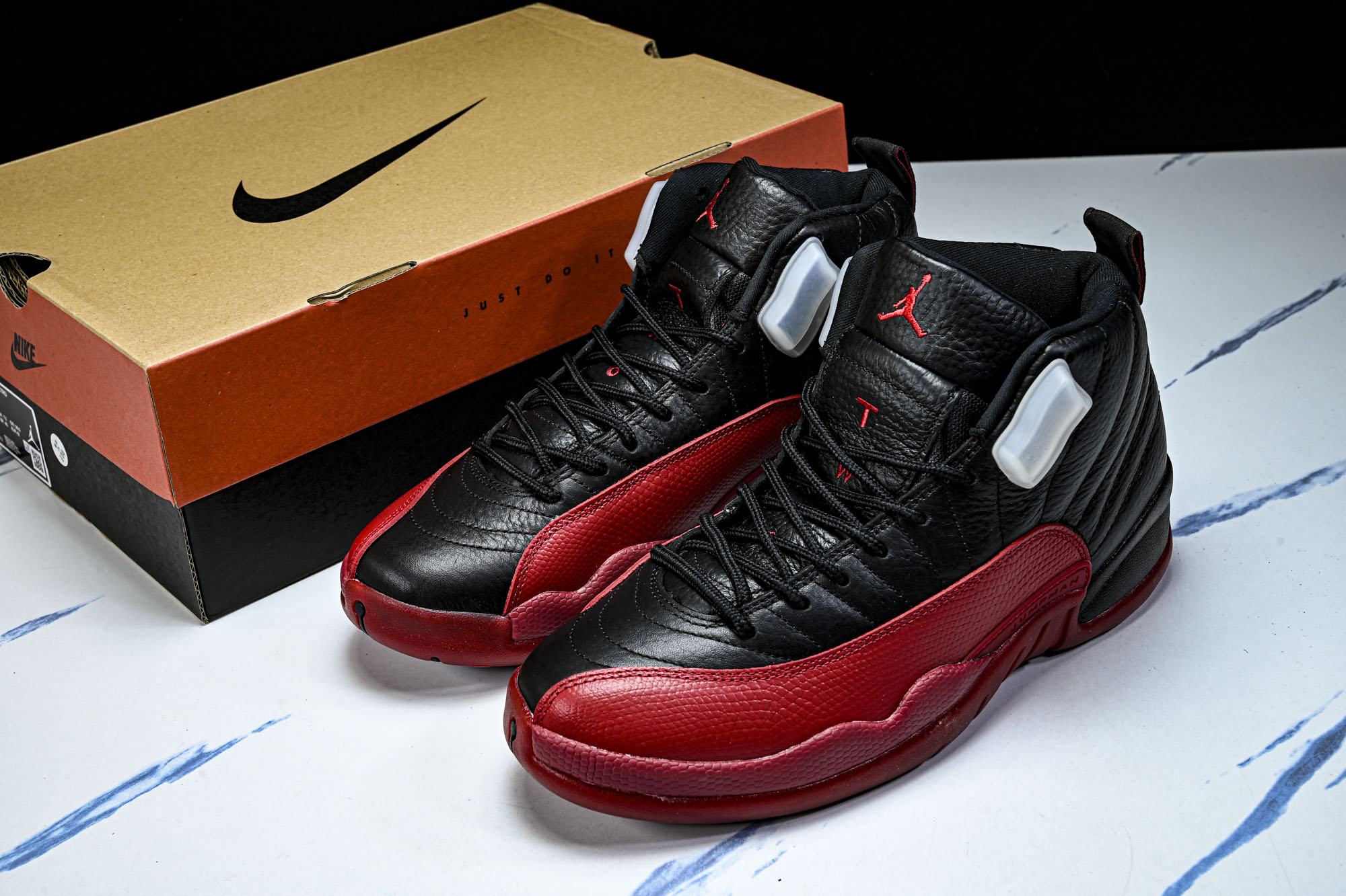Air Jordan 12 Retro _Black and Varsity Red_ AJ12 乔12黑红 CT801