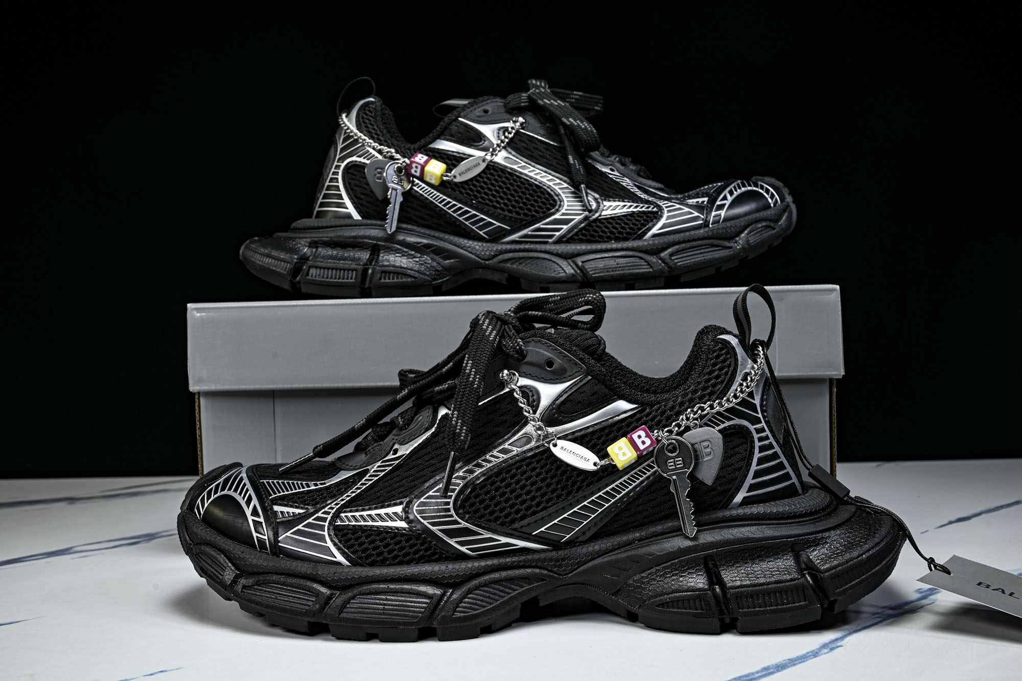 Balenciaga 3XL Charms Men 官方同步 巴黎世家 十代潮流跑鞋 W3XCN1000 尺寸 35 3 Balenciaga 3XL Charms Men 官方同步 巴黎世家 十代潮流跑鞋 W3XCN1000 尺寸 35 3