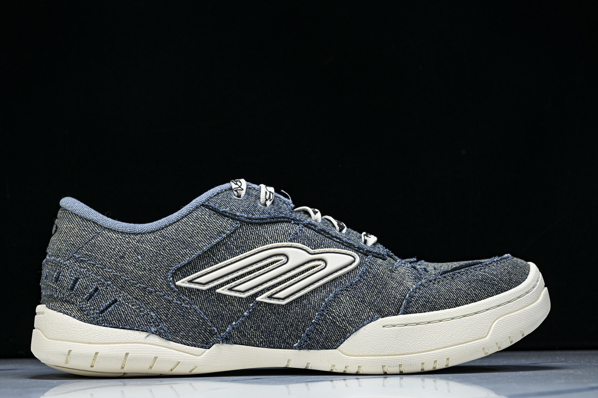 Balenciaga Hamptons Sneaker 巴黎世家十八代潮流复古休闲鞋 WHPDN4090 尺寸 35 3