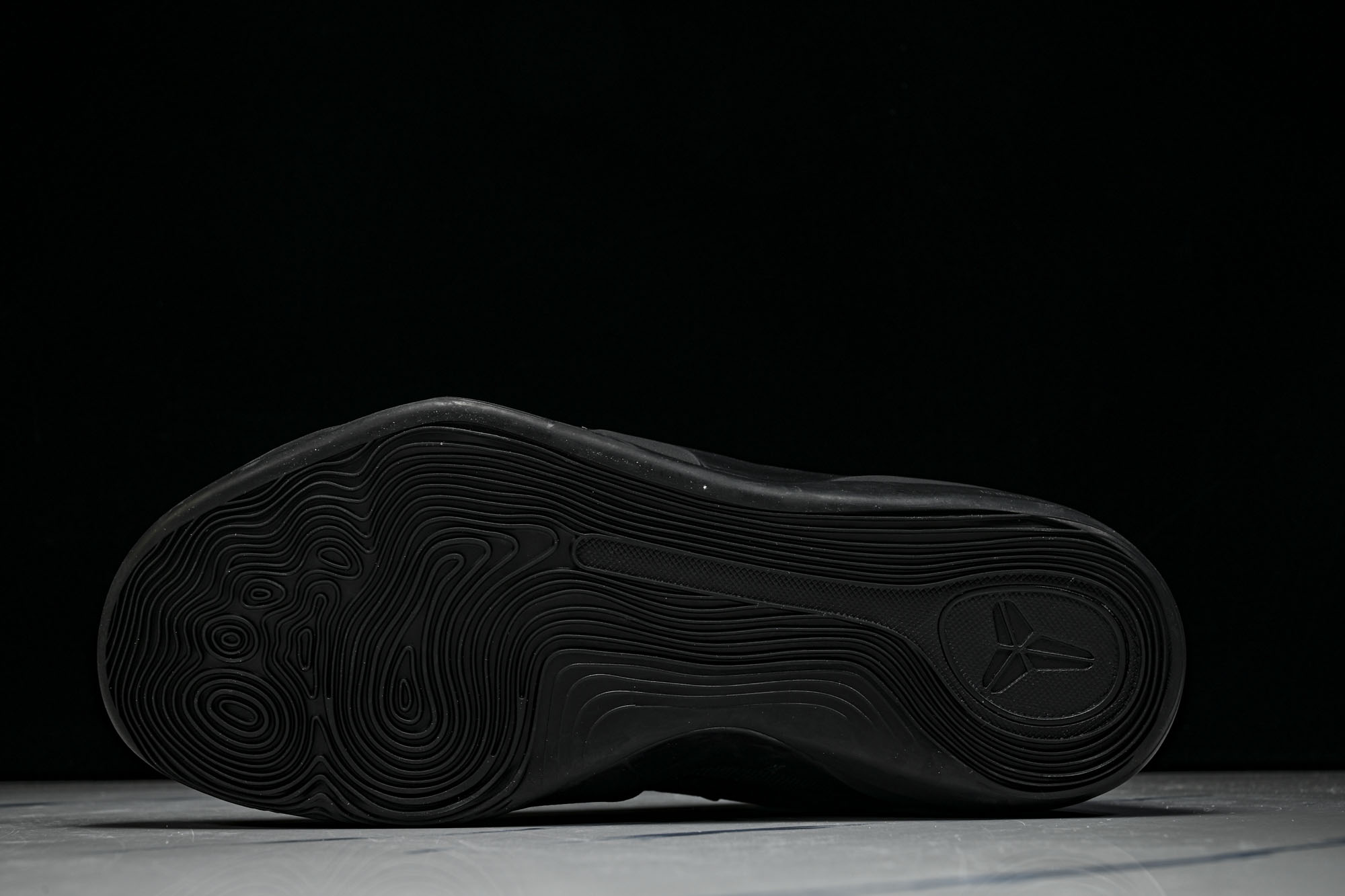 Kobe IX Elite EM Protro 全黑 防滑耐磨 篮球鞋IH5095-002 尺寸 40 40.5 41 Kobe IX Elite EM Protro 全黑 防滑耐磨 篮球鞋IH5095-002 尺寸 40 40.5 41