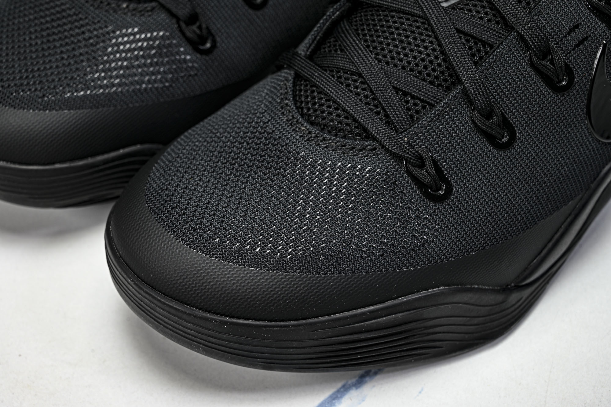 Kobe IX Elite EM Protro 全黑 防滑耐磨 篮球鞋IH5095-002 尺寸 40 40.5 41 Kobe IX Elite EM Protro 全黑 防滑耐磨 篮球鞋IH5095-002 尺寸 40 40.5 41