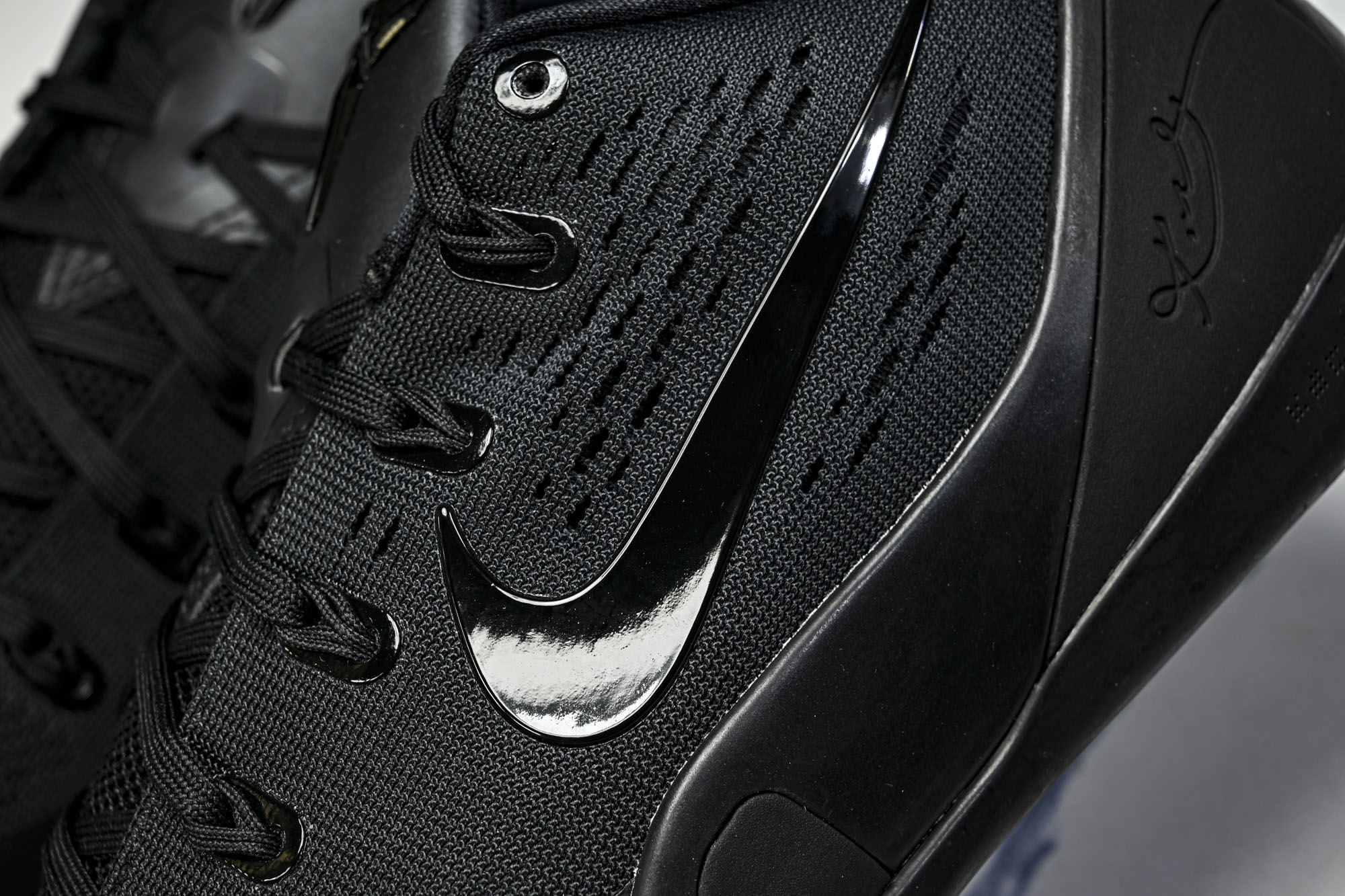 Kobe IX Elite EM Protro 全黑 防滑耐磨 篮球鞋IH5095-002 尺寸 40 40.5 41 Kobe IX Elite EM Protro 全黑 防滑耐磨 篮球鞋IH5095-002 尺寸 40 40.5 41