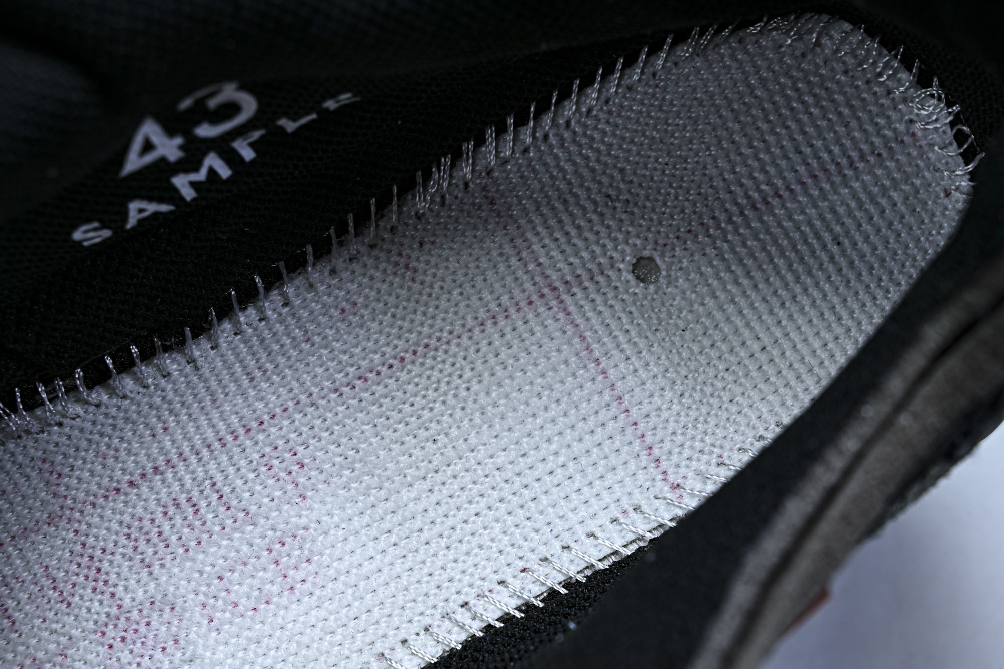 NIKE x OFF-WHITE AIR MAX 90 OW 联名沙漠跑鞋 AA7293-001 尺寸 40 40.5 