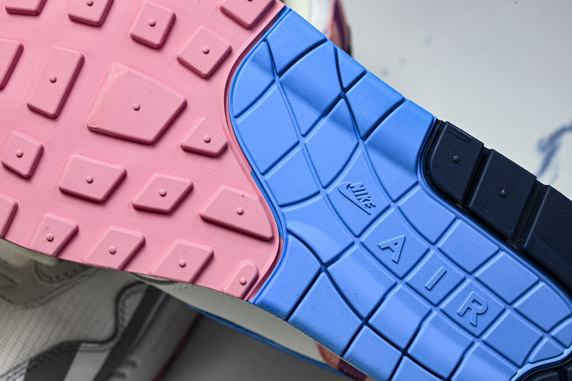 Parra x NK Air Max 1 白粉拼接 AT3057-100 尺寸36 36.5 37.5 38 38.5 