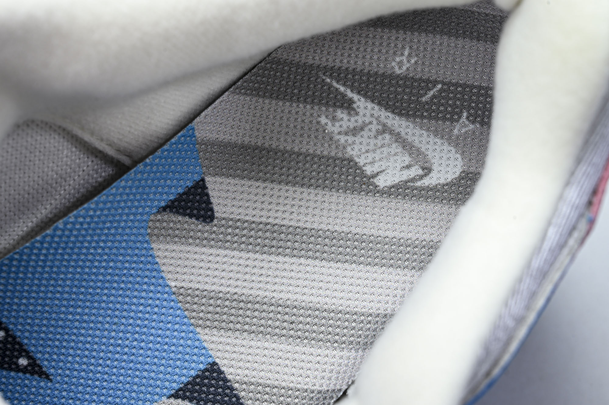 Parra x NK Air Max 1 白粉拼接 AT3057-100 尺寸36 36.5 37.5 38 38.5 