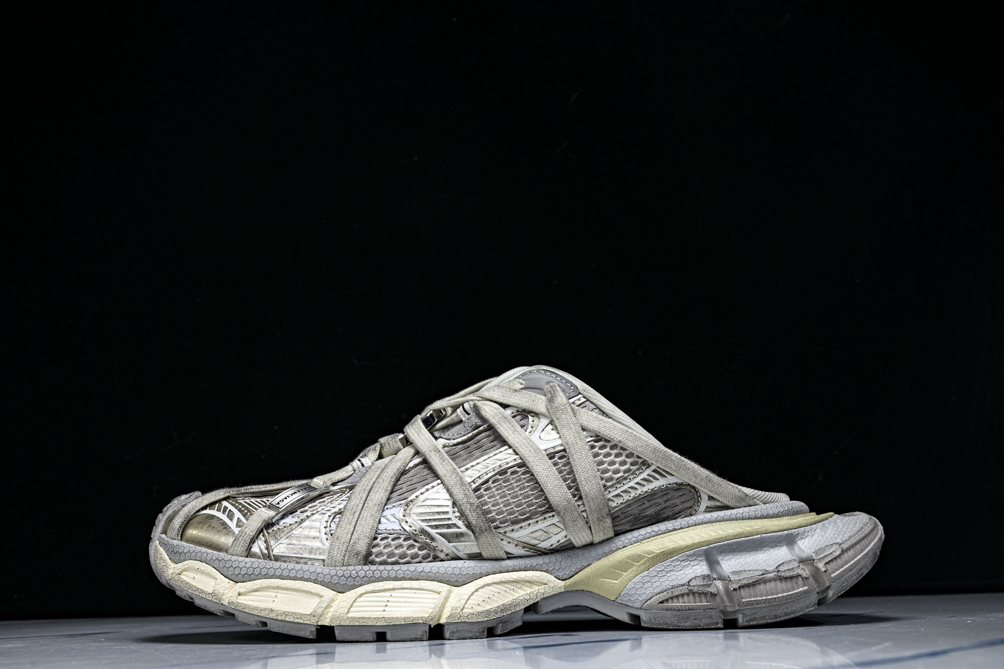 Balenciaga Phantom Sneaker 3XL 蜘蛛侠绑带 半拖 潮流跑鞋 尺寸 35 36 37 38 Balenciaga Phantom Sneaker 3XL 蜘蛛侠绑带 半拖 潮流跑鞋 尺寸 35 36 37 38