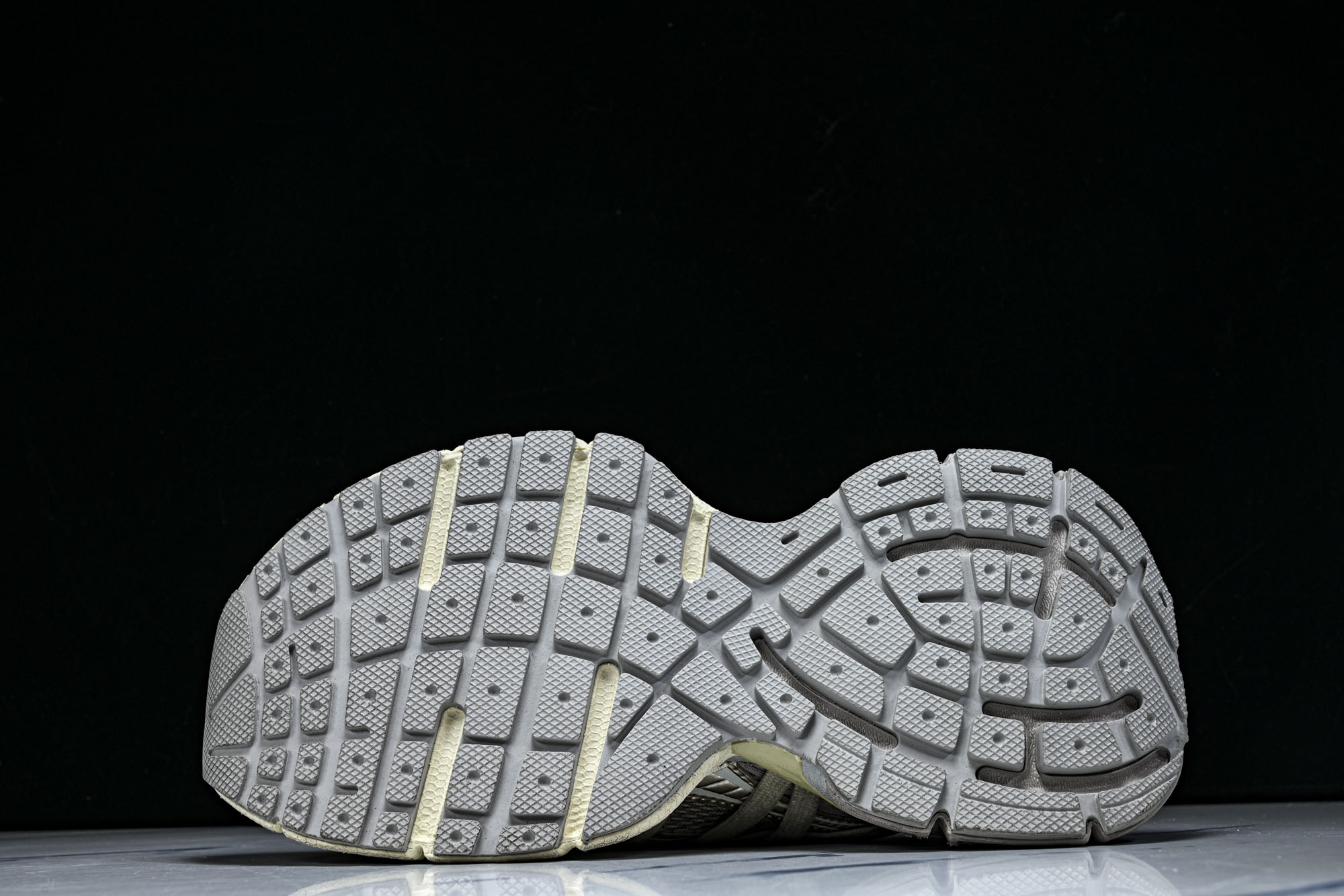 Balenciaga Phantom Sneaker 3XL 蜘蛛侠绑带 半拖 潮流跑鞋 尺寸 35 36 37 38 Balenciaga Phantom Sneaker 3XL 蜘蛛侠绑带 半拖 潮流跑鞋 尺寸 35 36 37 38