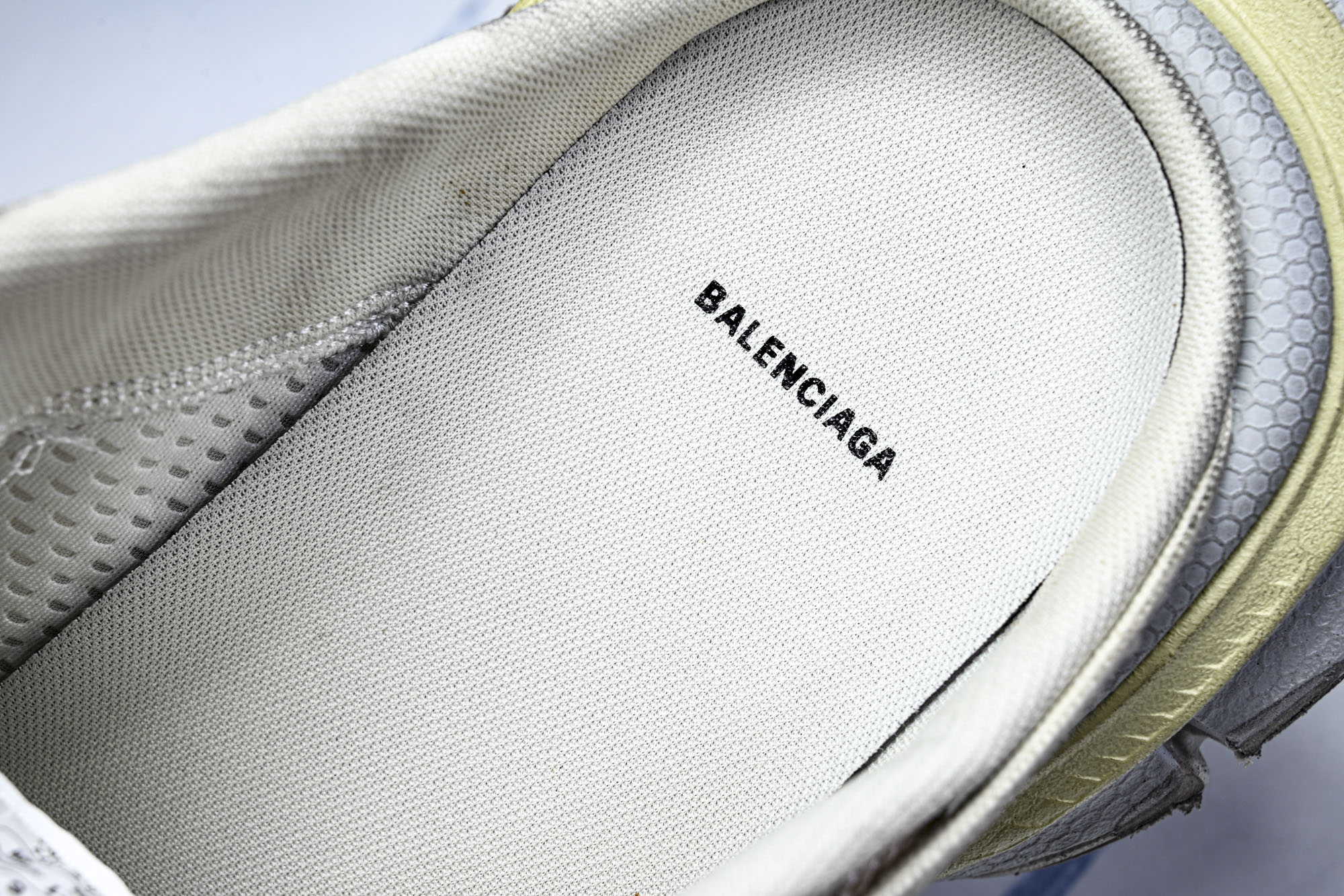 Balenciaga Phantom Sneaker 3XL 蜘蛛侠绑带 半拖 潮流跑鞋 尺寸 35 36 37 38 Balenciaga Phantom Sneaker 3XL 蜘蛛侠绑带 半拖 潮流跑鞋 尺寸 35 36 37 38