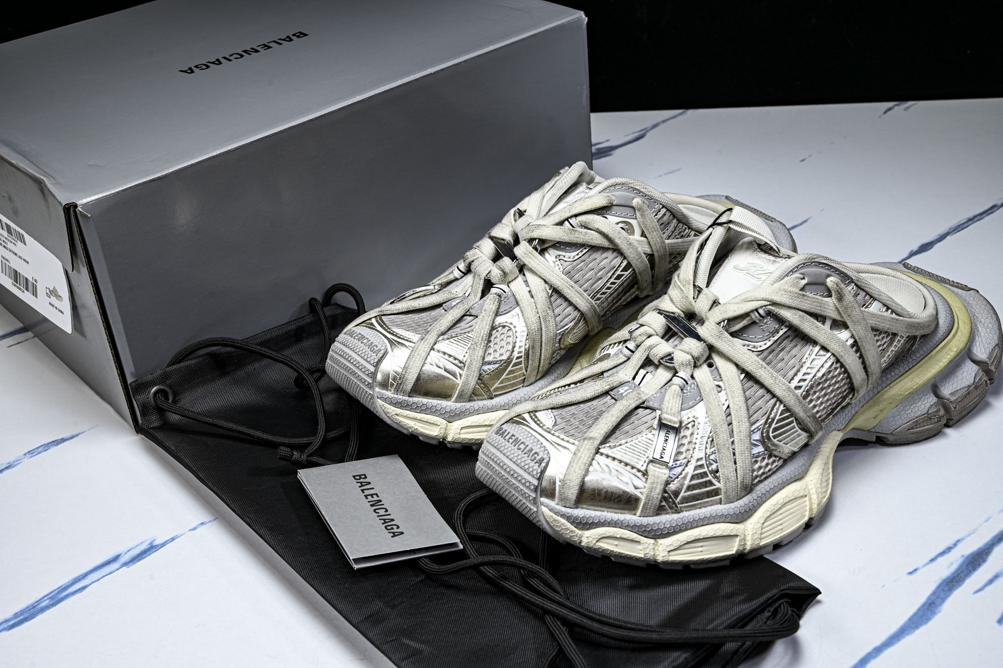 Balenciaga Phantom Sneaker 3XL 蜘蛛侠绑带 半拖 潮流跑鞋 尺寸 35 36 37 38 Balenciaga Phantom Sneaker 3XL 蜘蛛侠绑带 半拖 潮流跑鞋 尺寸 35 36 37 38