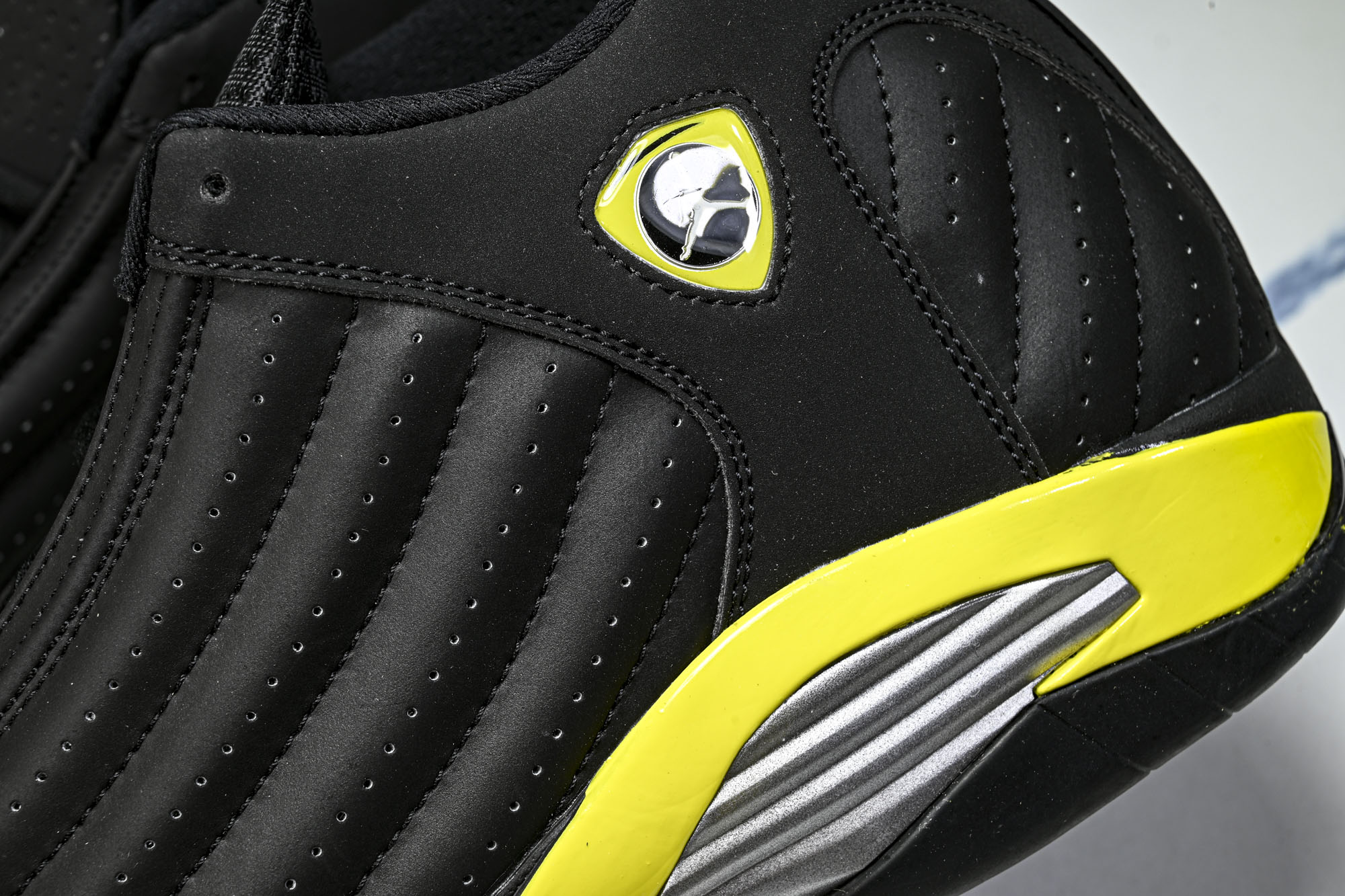 Air Jordan 14 Retro _Thunder_ AJ14 乔14法拉利黑黄 -070 尺码 40 40.5 Air Jordan 14 Retro _Thunder_ AJ14 乔14法拉利黑黄 -070 尺码 40 40.5